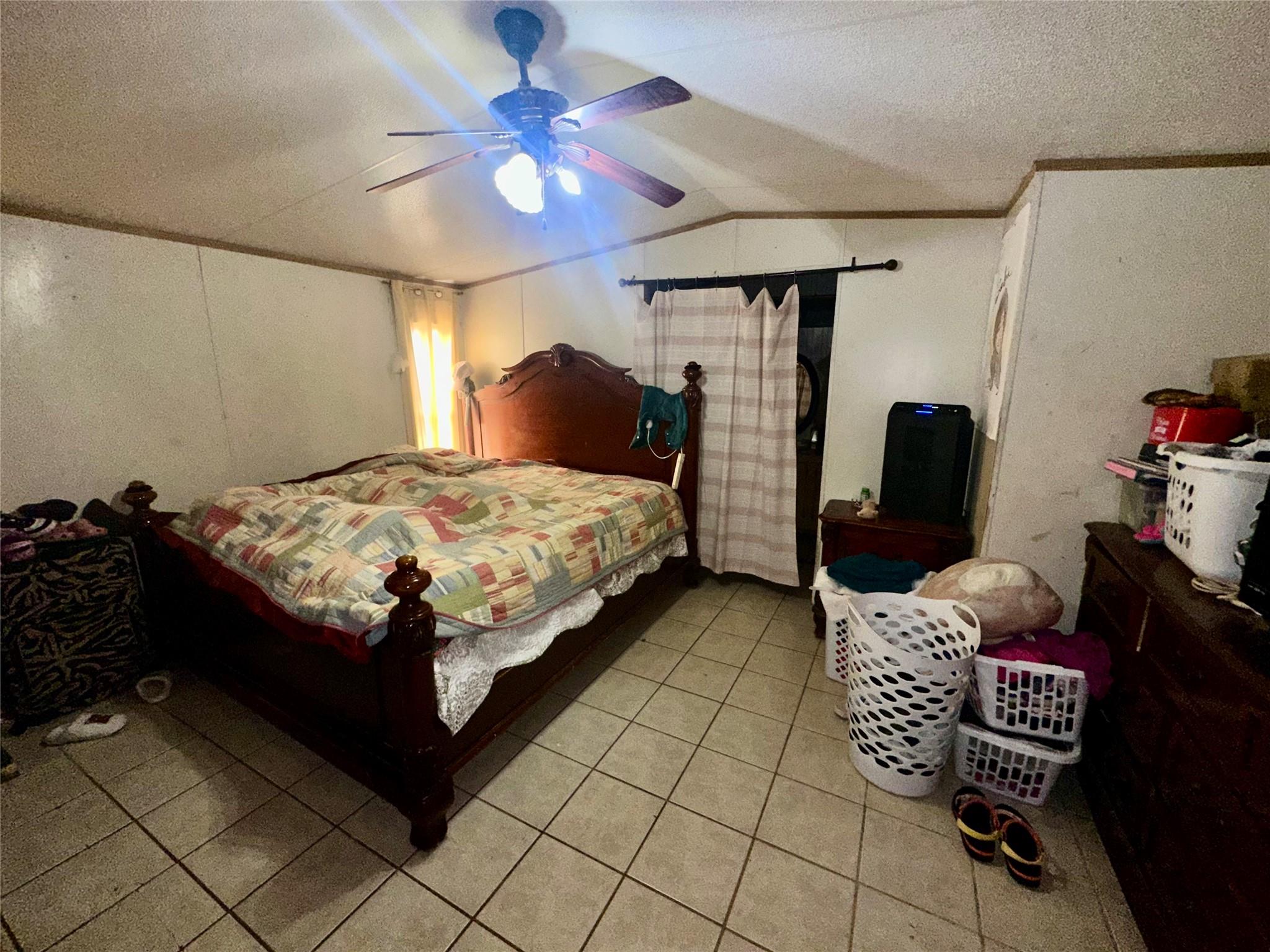 109 Wayside Dr, Elgin, TX 78621