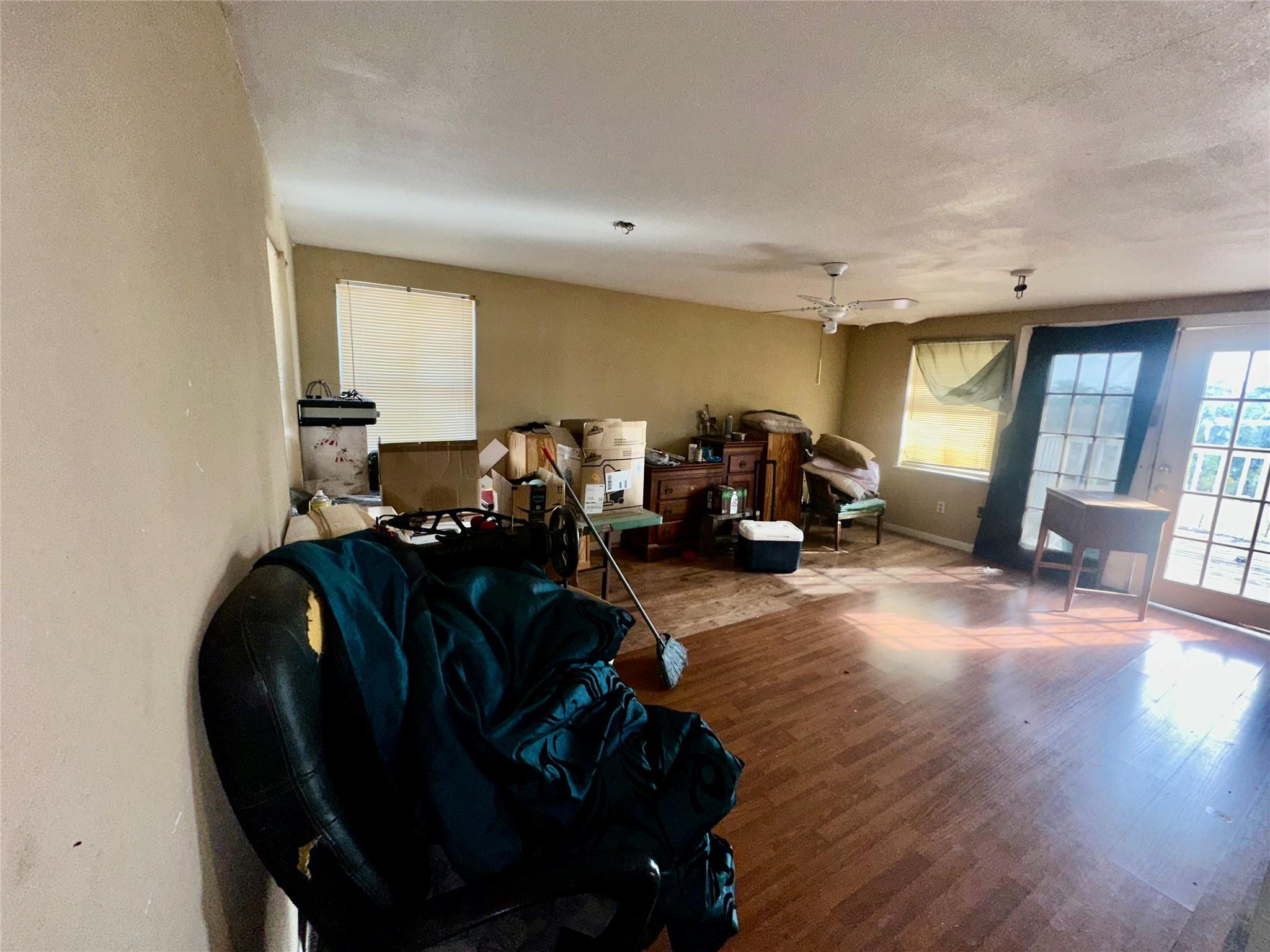 109 Wayside Dr, Elgin, TX 78621