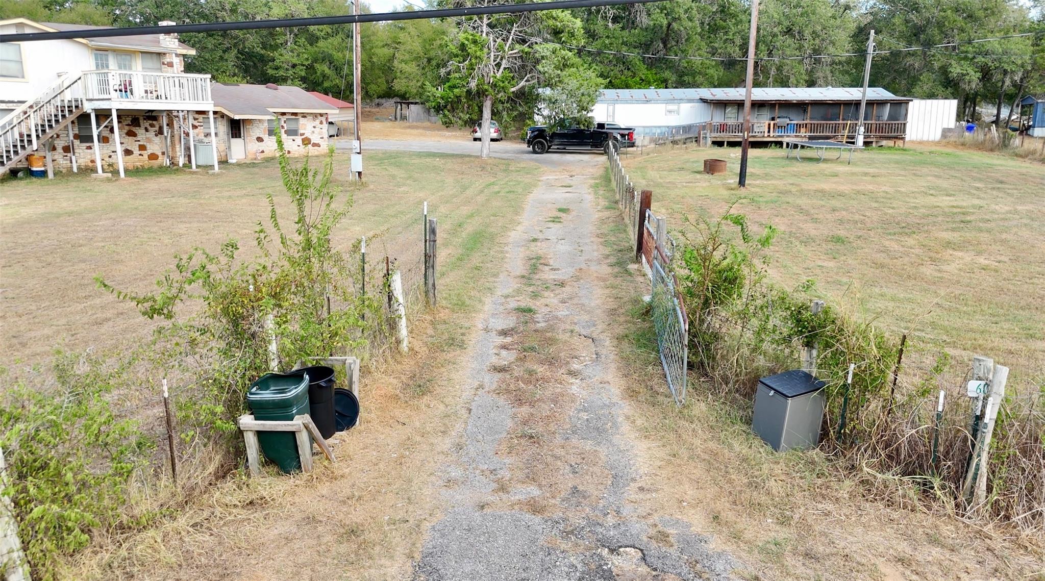 109 Wayside Dr, Elgin, TX 78621