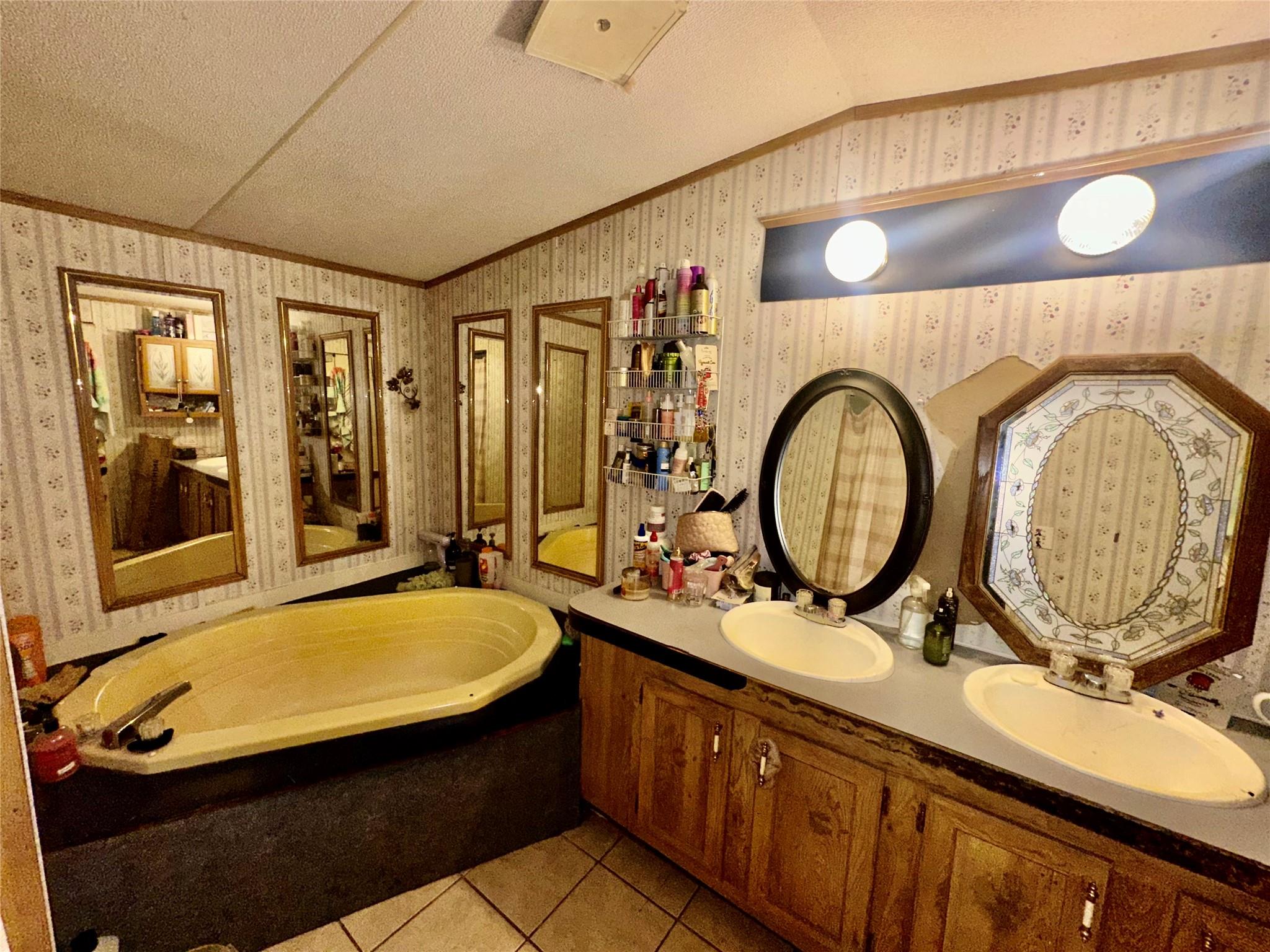 109 Wayside Dr, Elgin, TX 78621