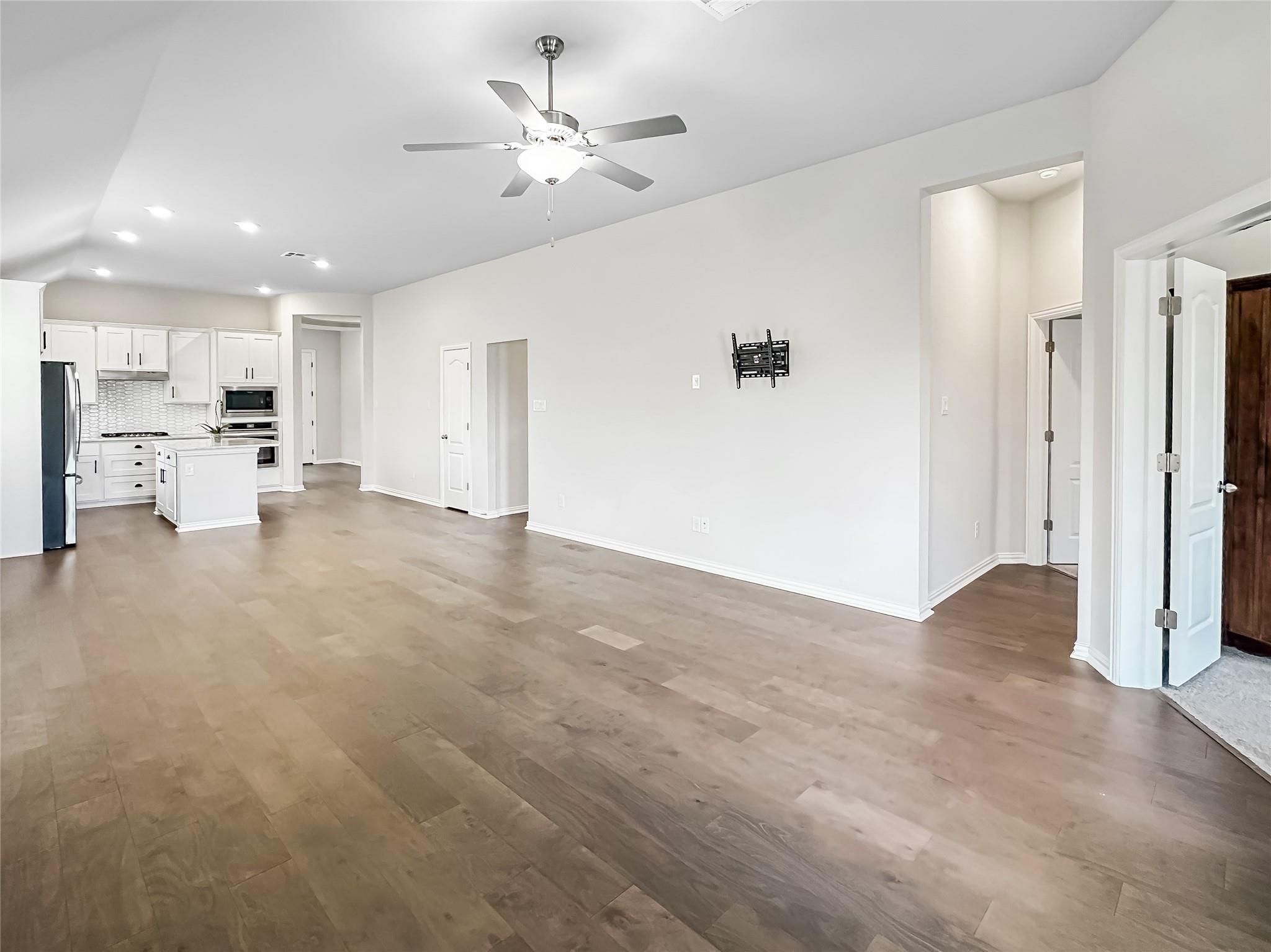 126 Acacia Pass, Bastrop, TX 78602