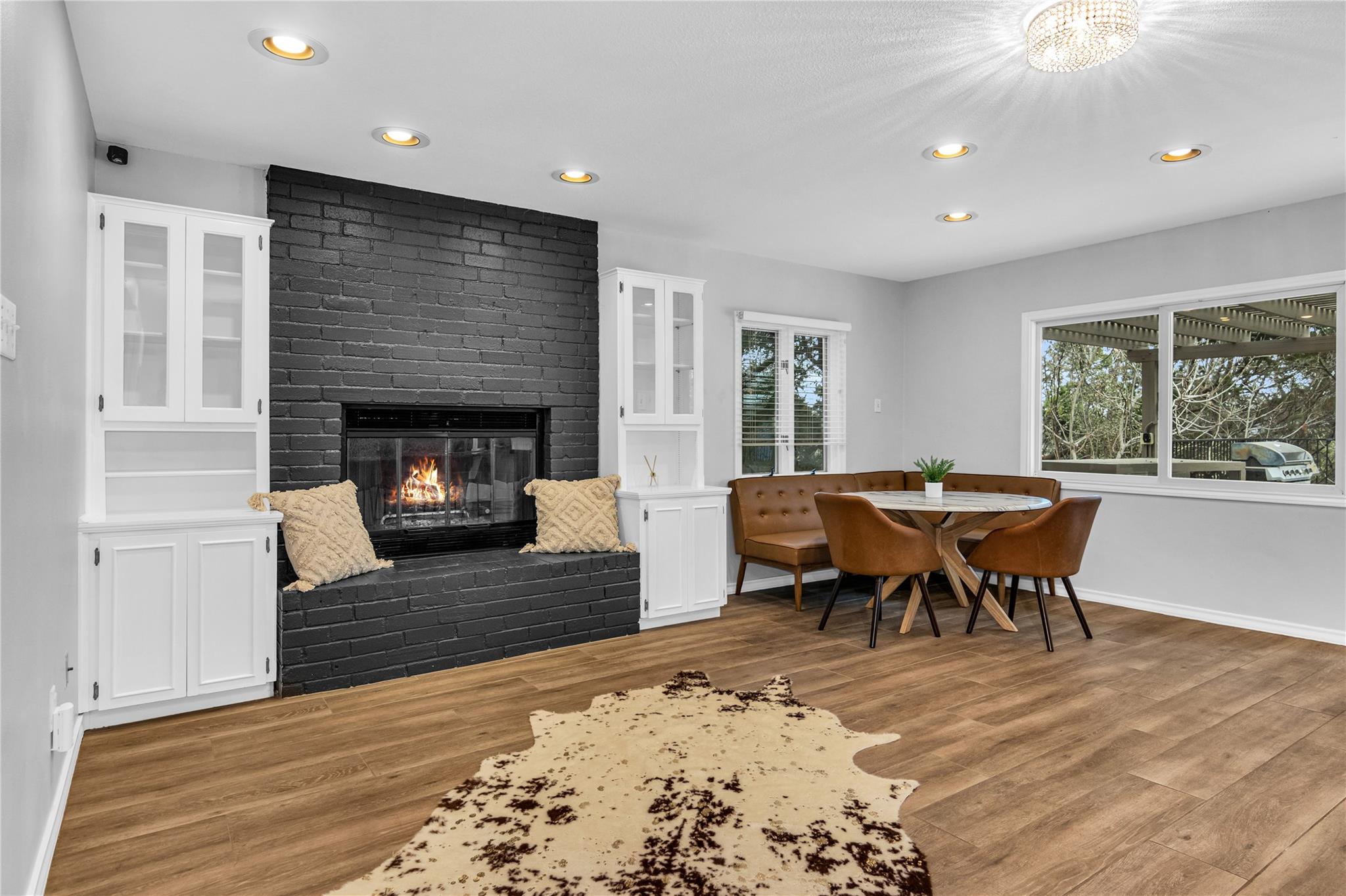 302 Timpanagos Dr, Lakeway, TX 78734