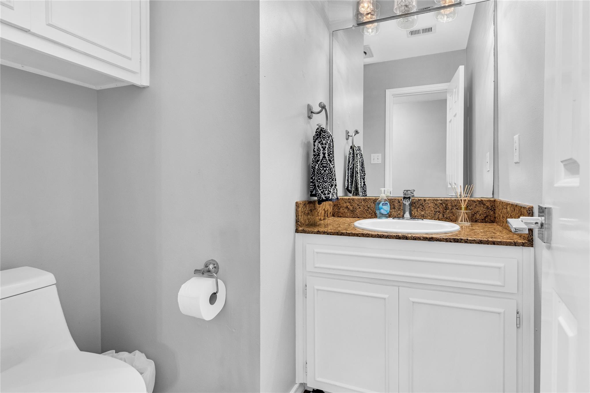 302 Timpanagos Dr, Lakeway, TX 78734