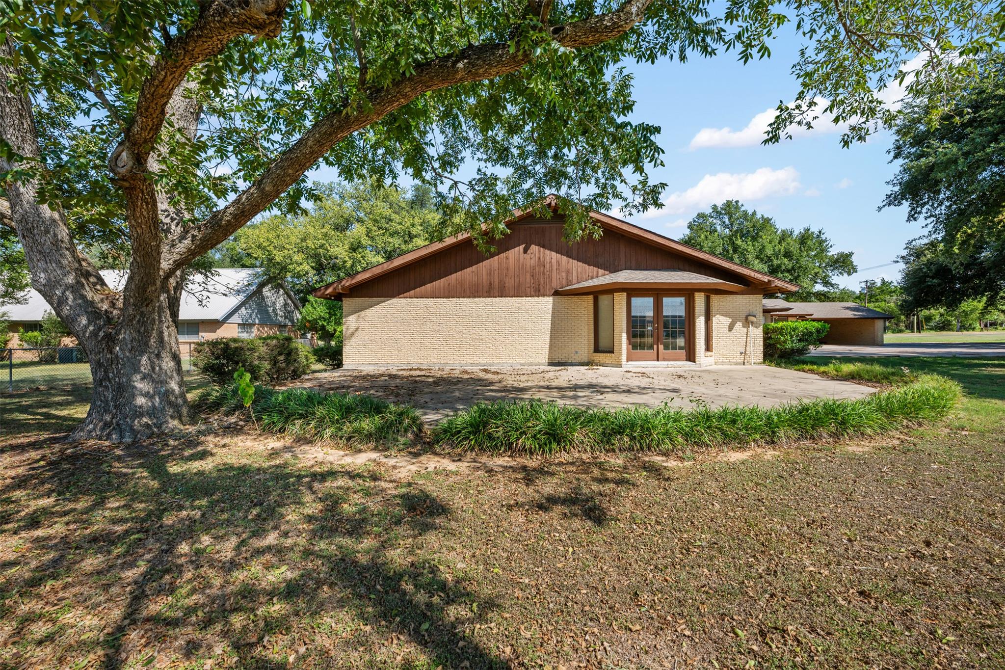 821 Central Ave, Elgin, TX 78621