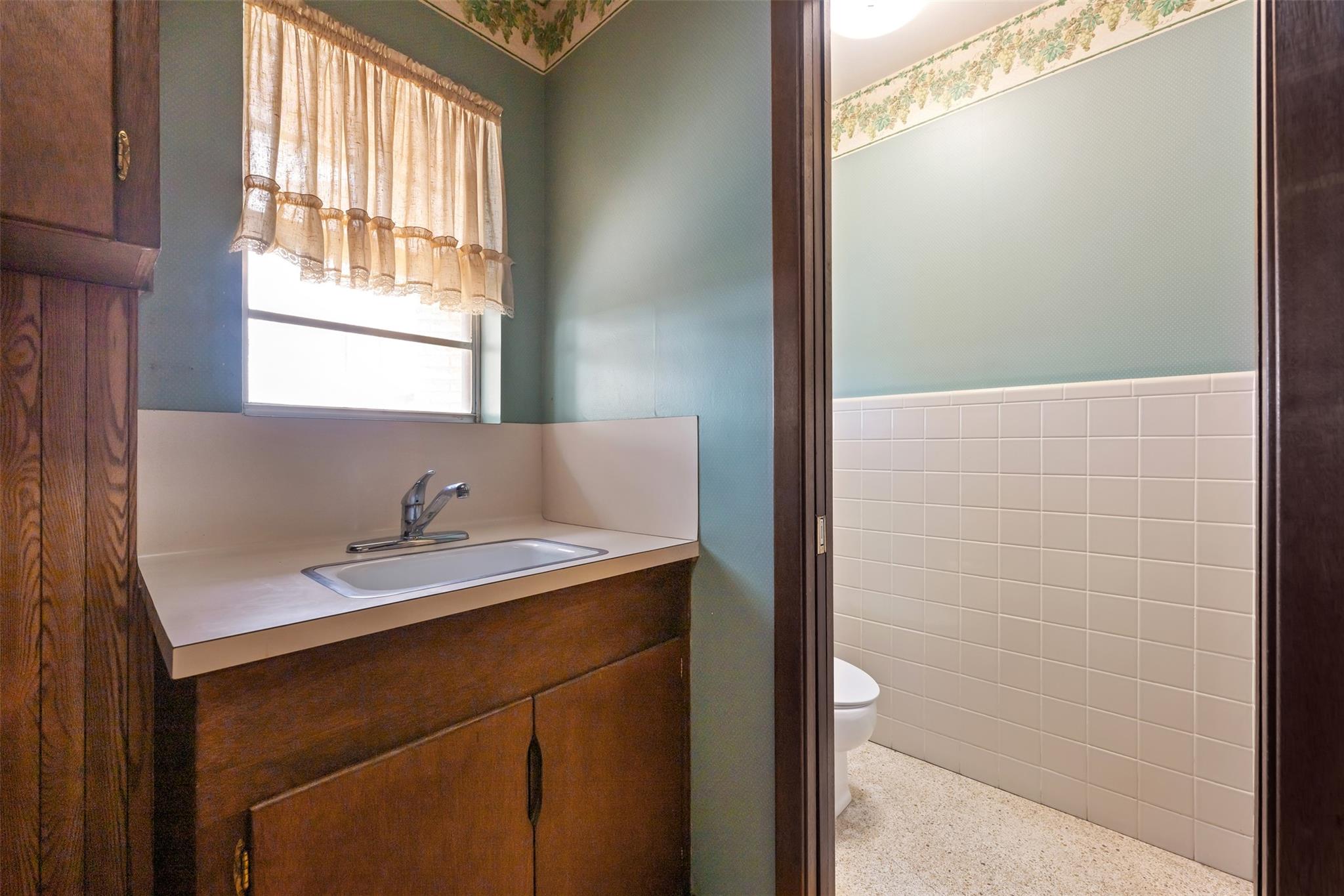 821 Central Ave, Elgin, TX 78621