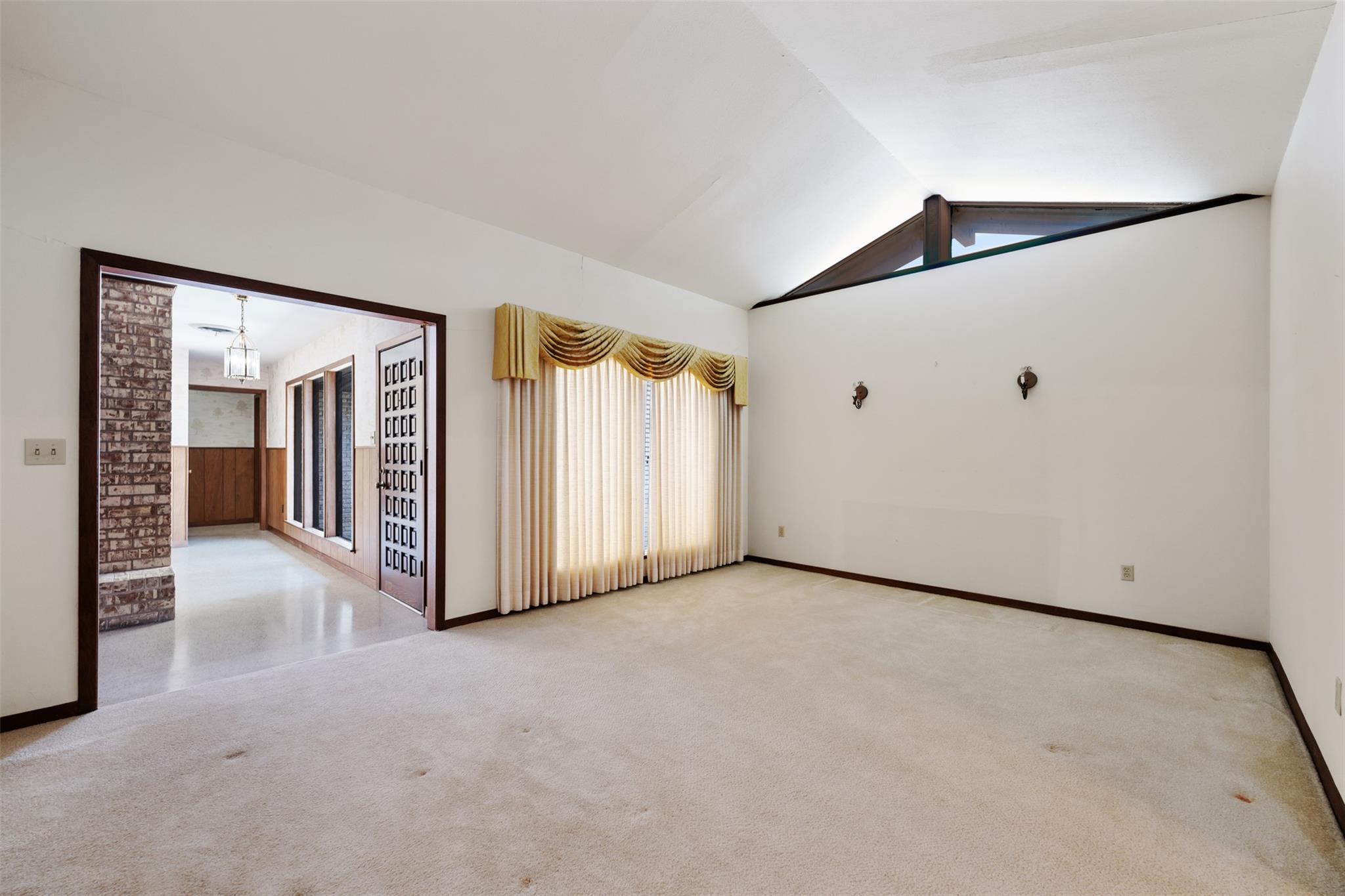 821 Central Ave, Elgin, TX 78621