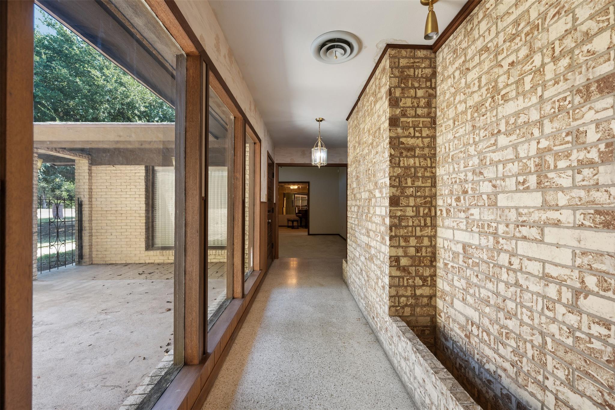 821 Central Ave, Elgin, TX 78621