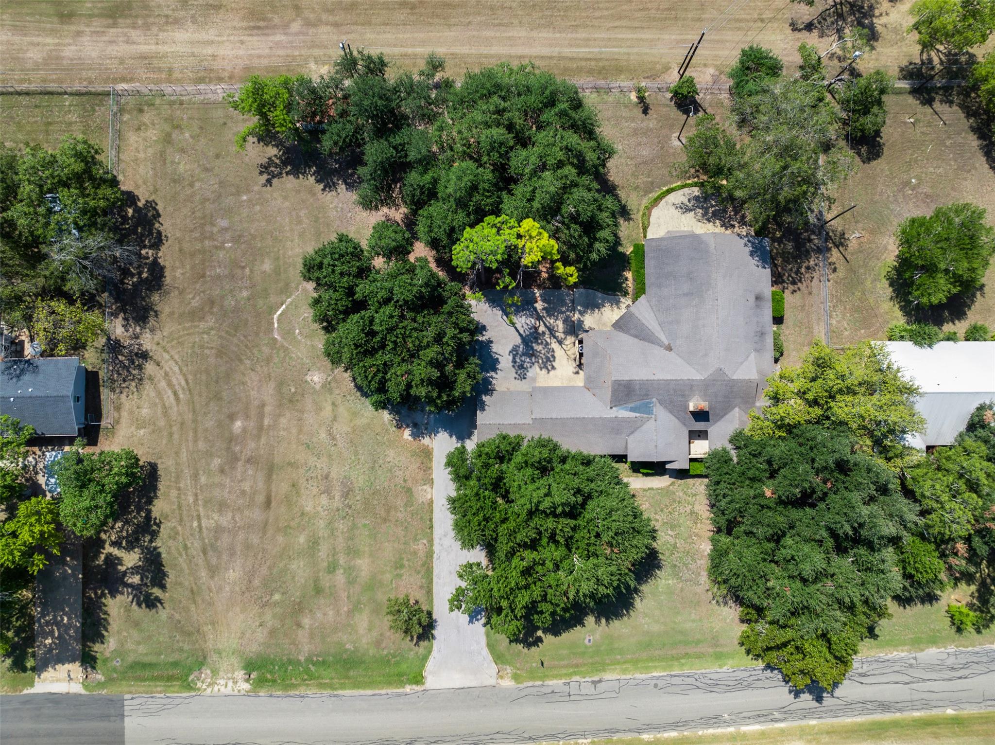 821 Central Ave, Elgin, TX 78621