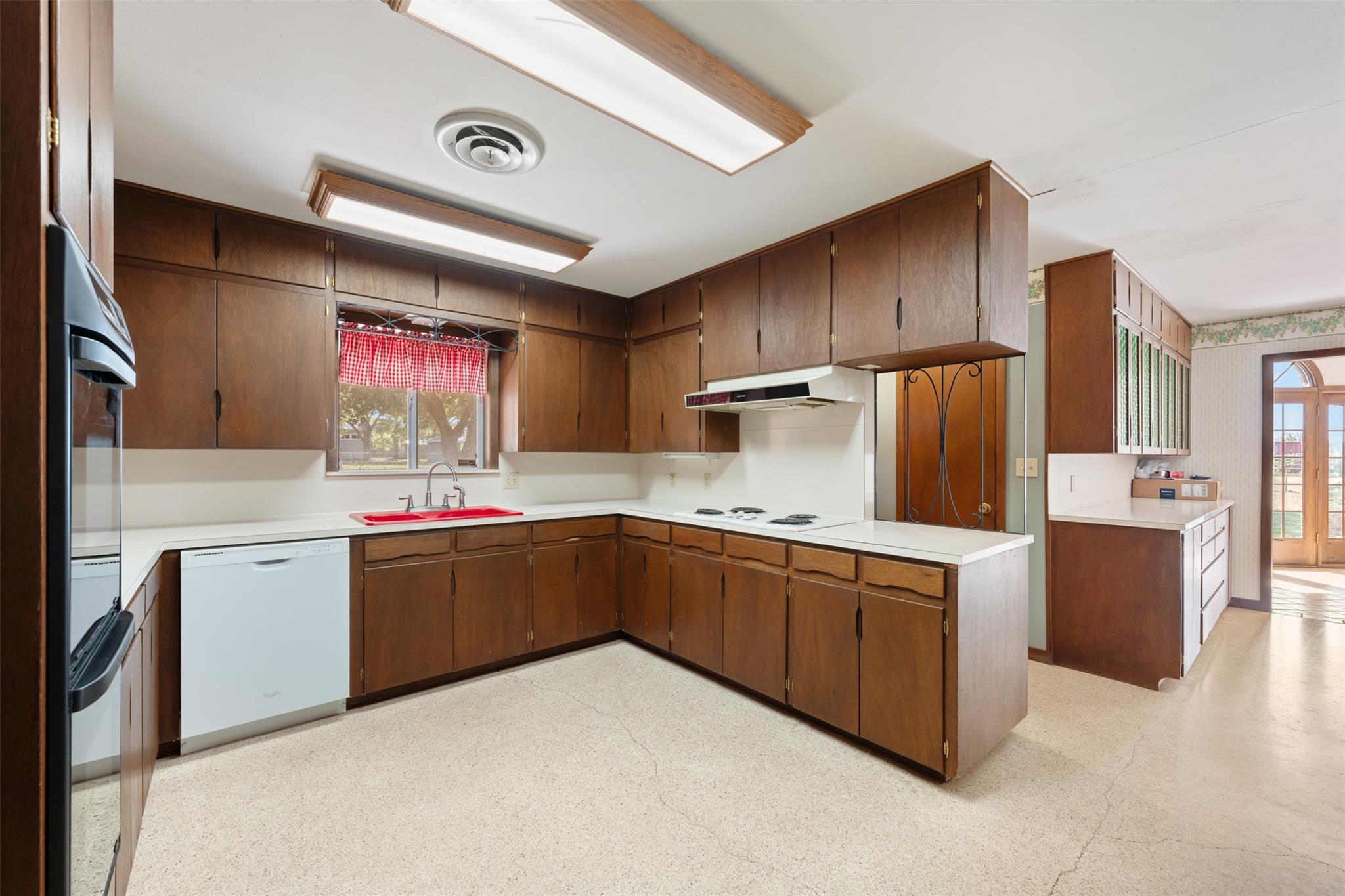 821 Central Ave, Elgin, TX 78621