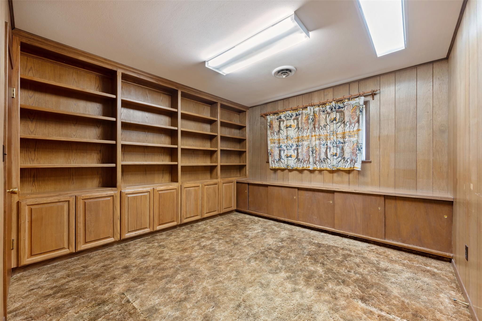 821 Central Ave, Elgin, TX 78621