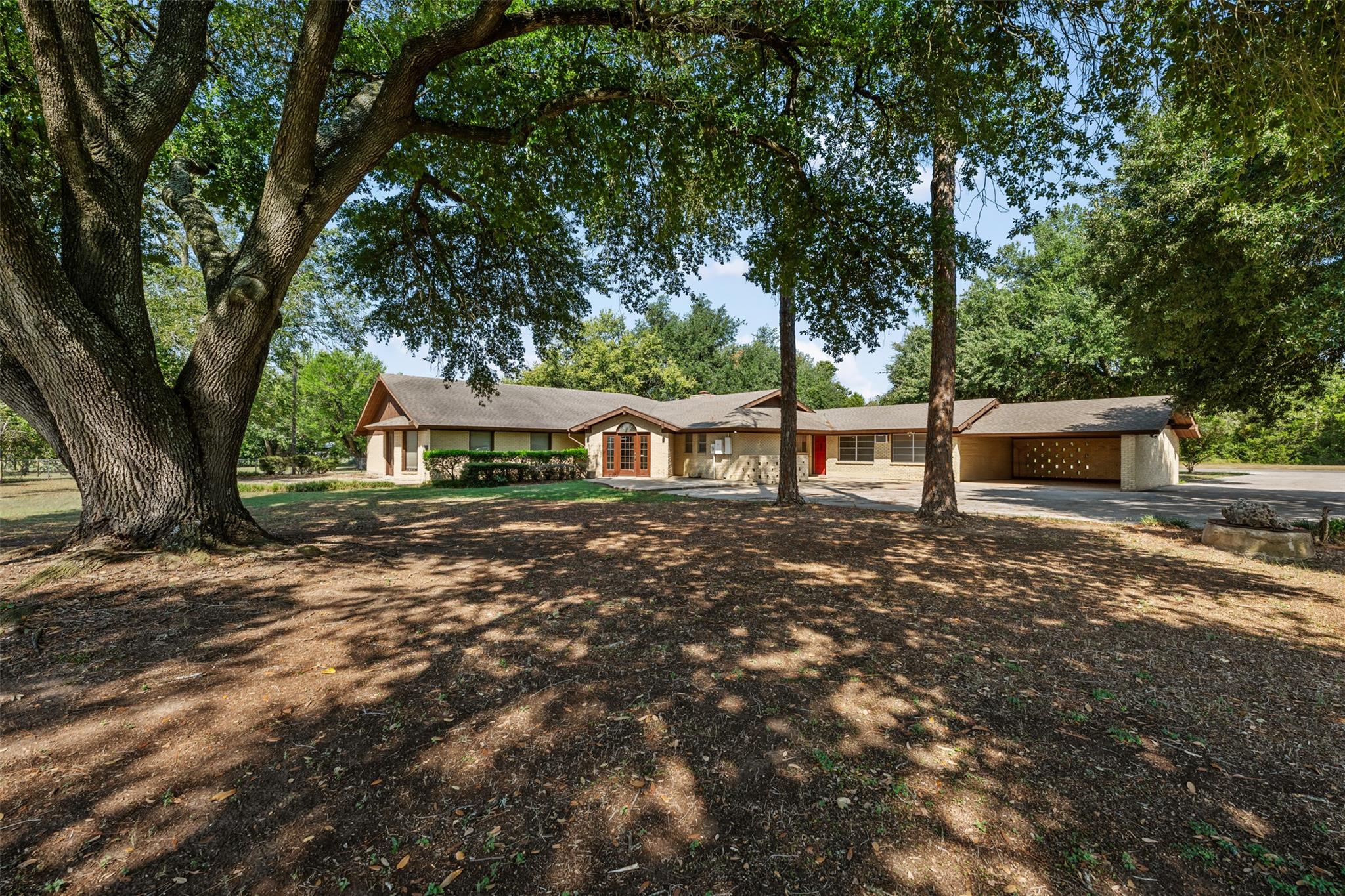 821 Central Ave, Elgin, TX 78621