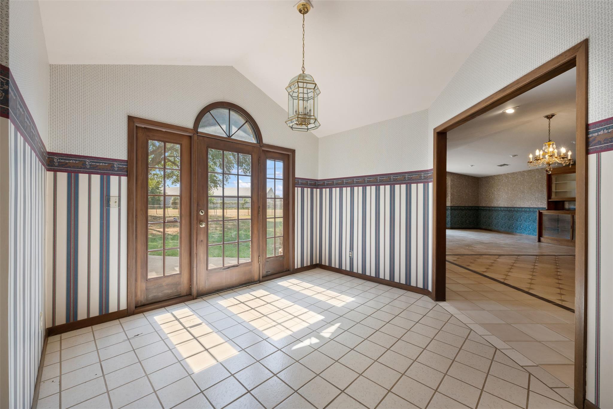 821 Central Ave, Elgin, TX 78621