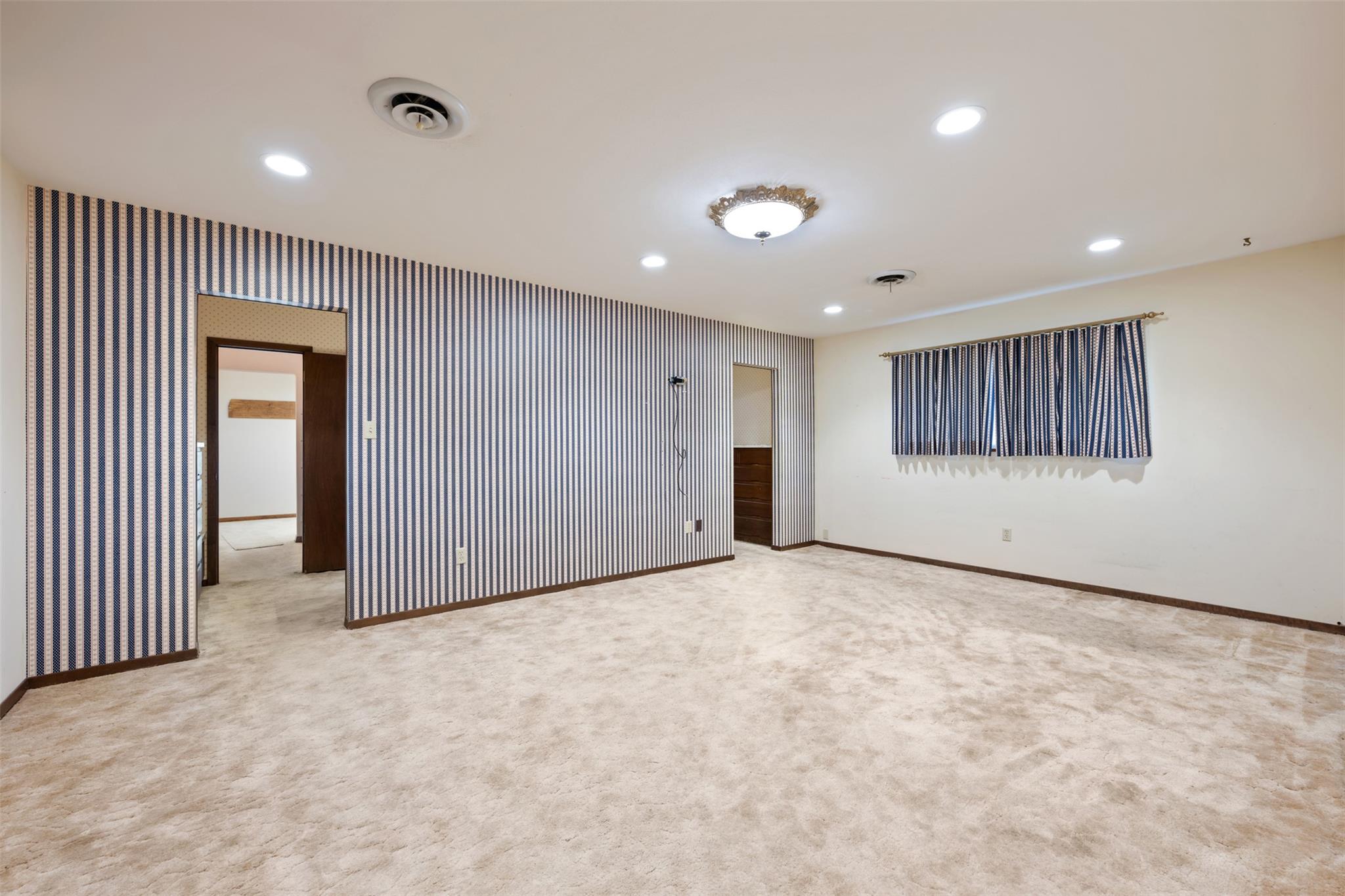 821 Central Ave, Elgin, TX 78621