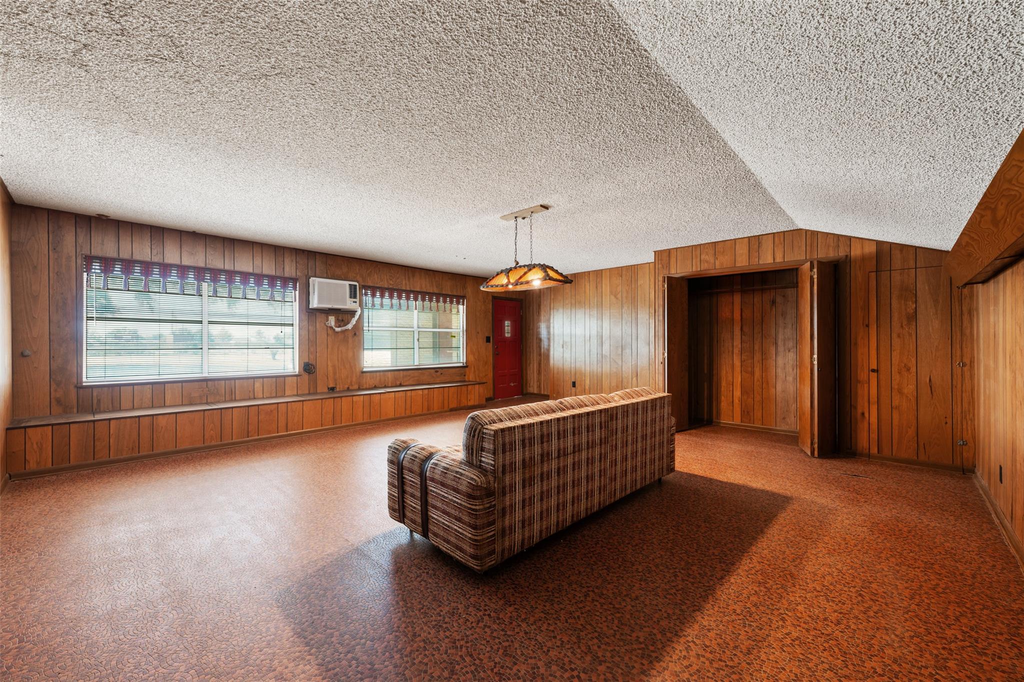 821 Central Ave, Elgin, TX 78621