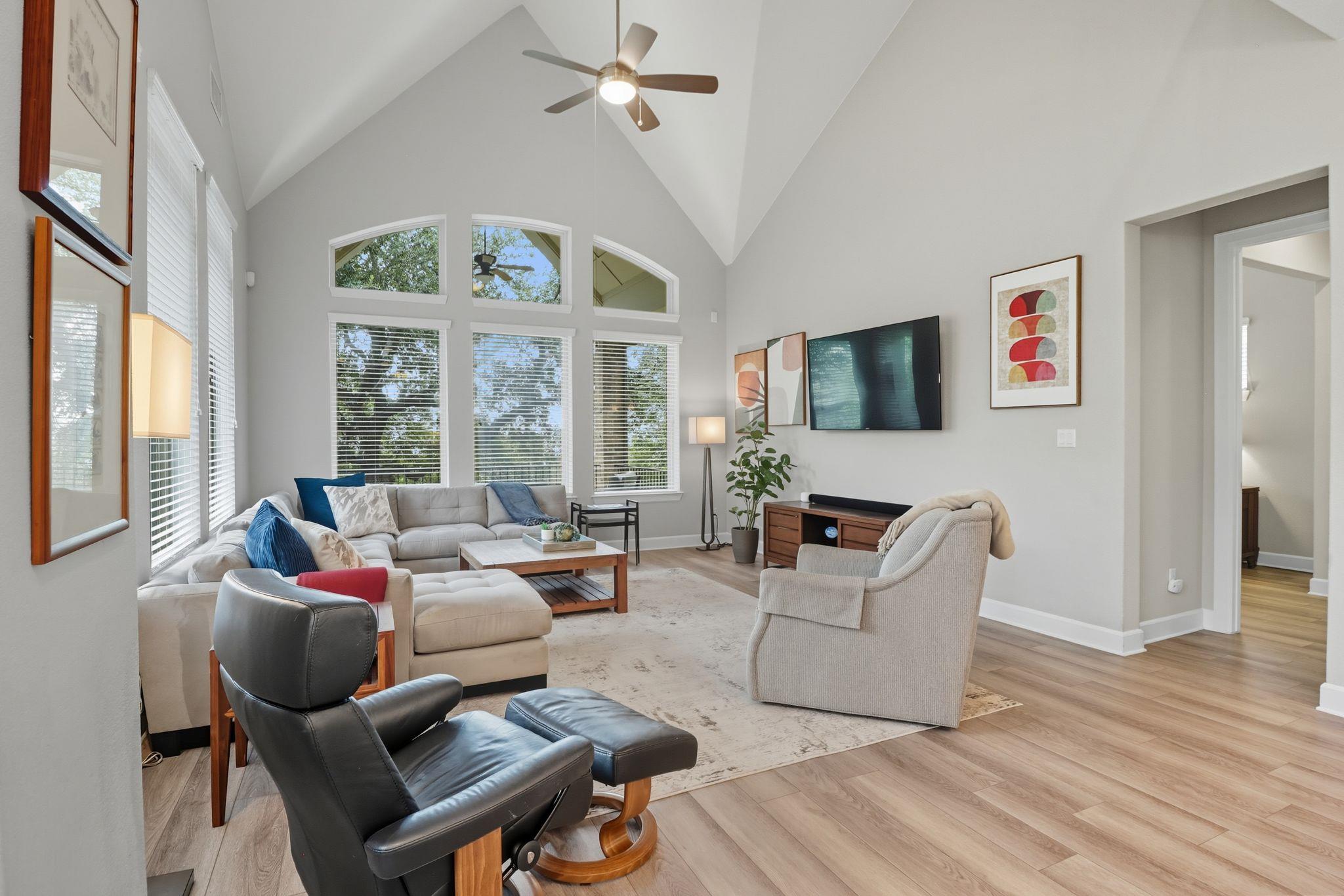 15609 Cinca Terra Dr, Austin, TX 78738