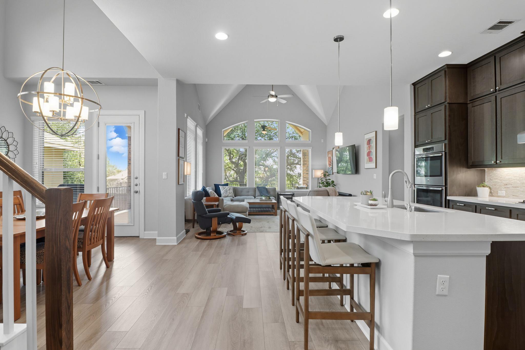 15609 Cinca Terra Dr, Austin, TX 78738