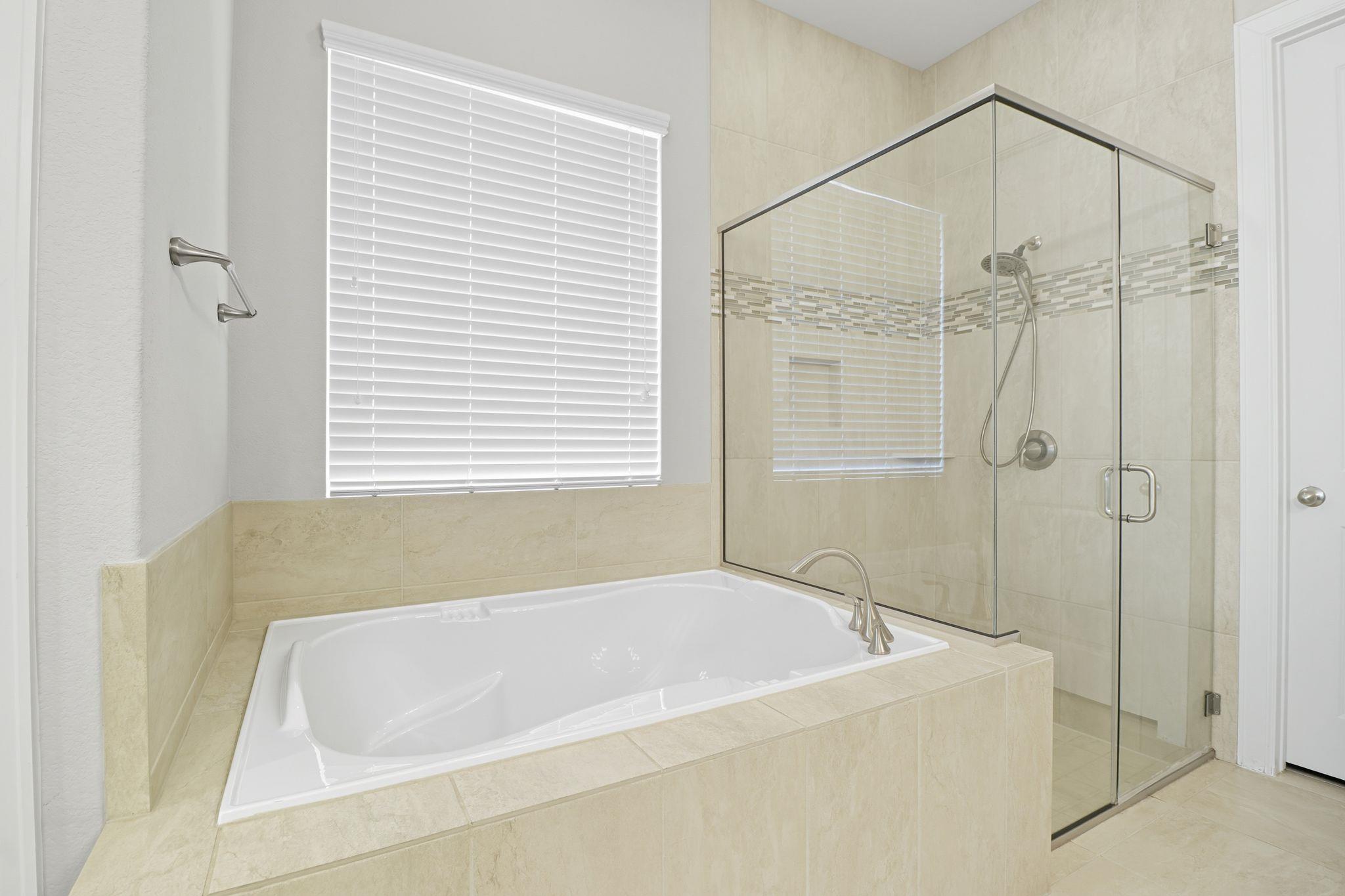 15609 Cinca Terra Dr, Austin, TX 78738