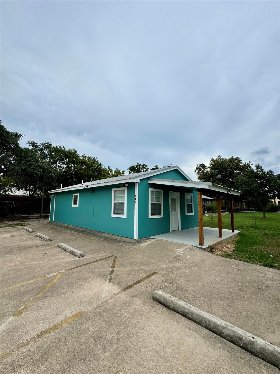143 N West St, Bertram, TX 78605