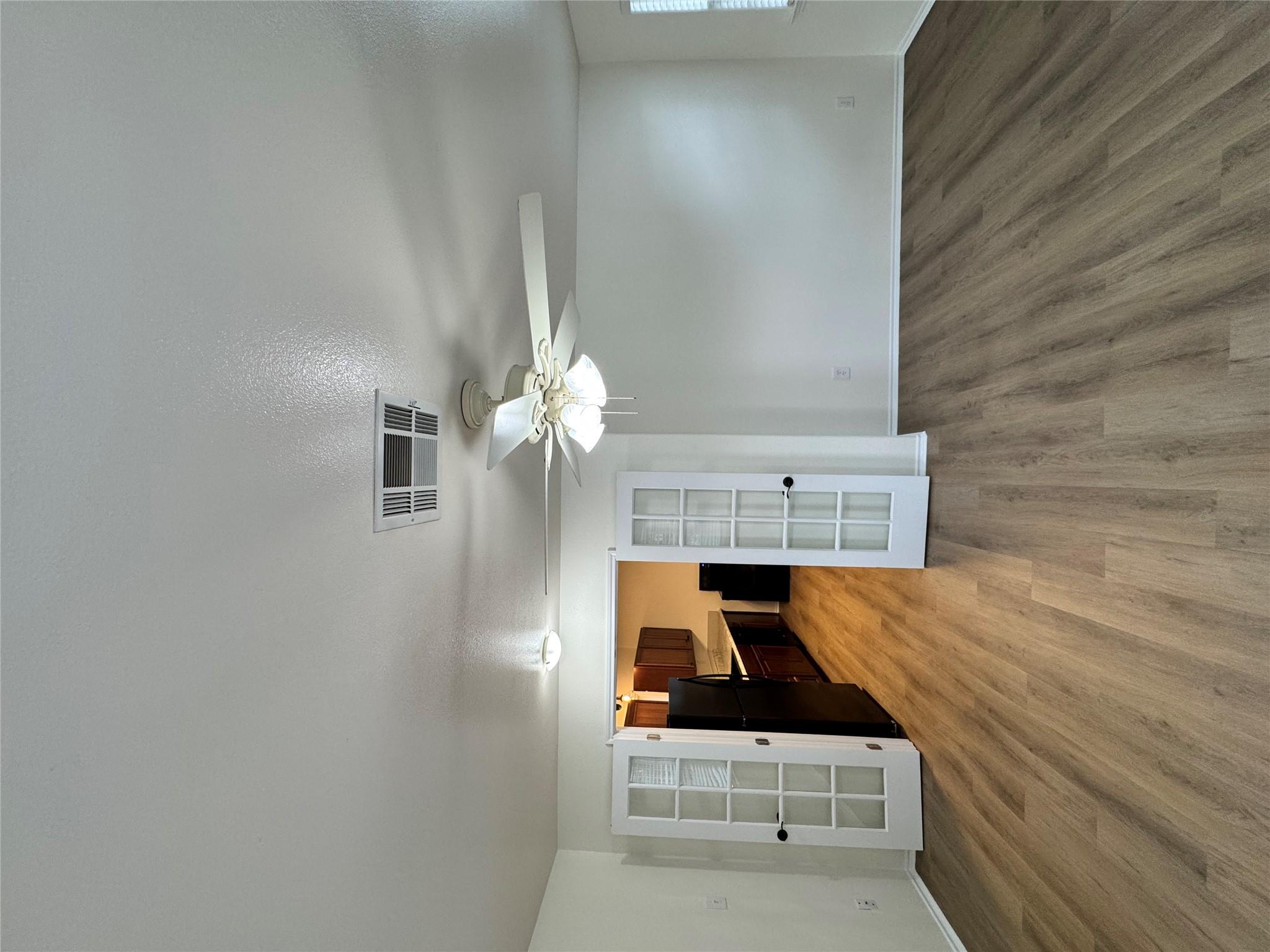 143 N West St, Bertram, TX 78605