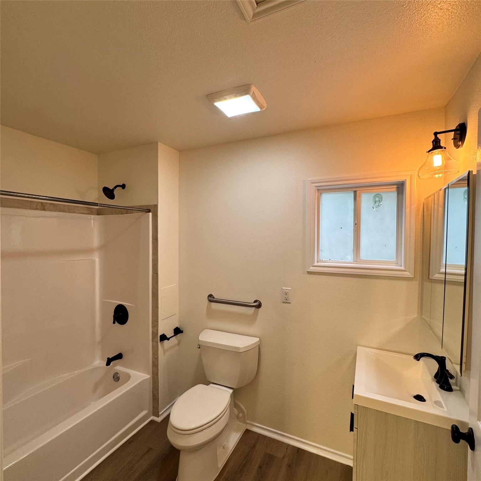 143 N West St, Bertram, TX 78605