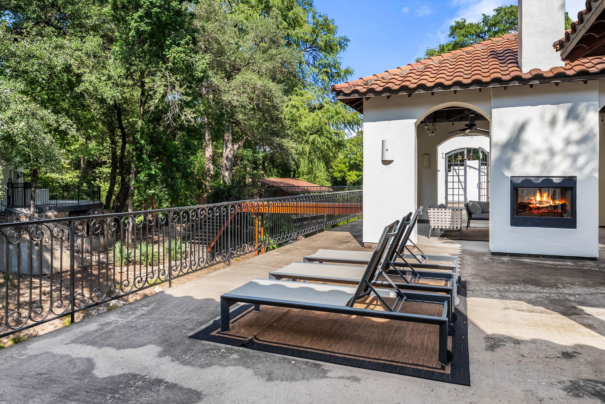 1937 Rue De St Tropez APT 10, Austin, TX 78746