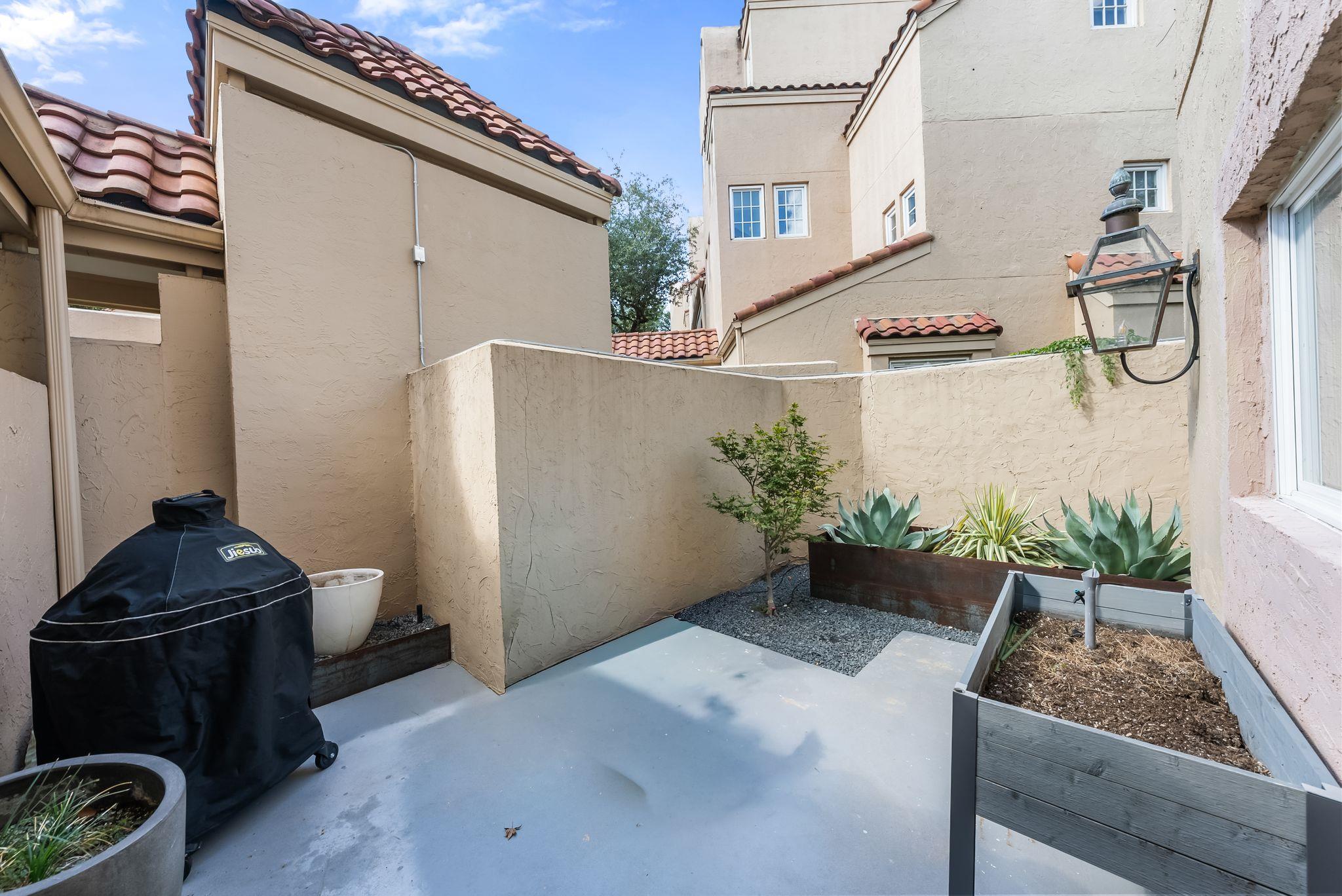 1937 Rue De St Tropez APT 10, Austin, TX 78746