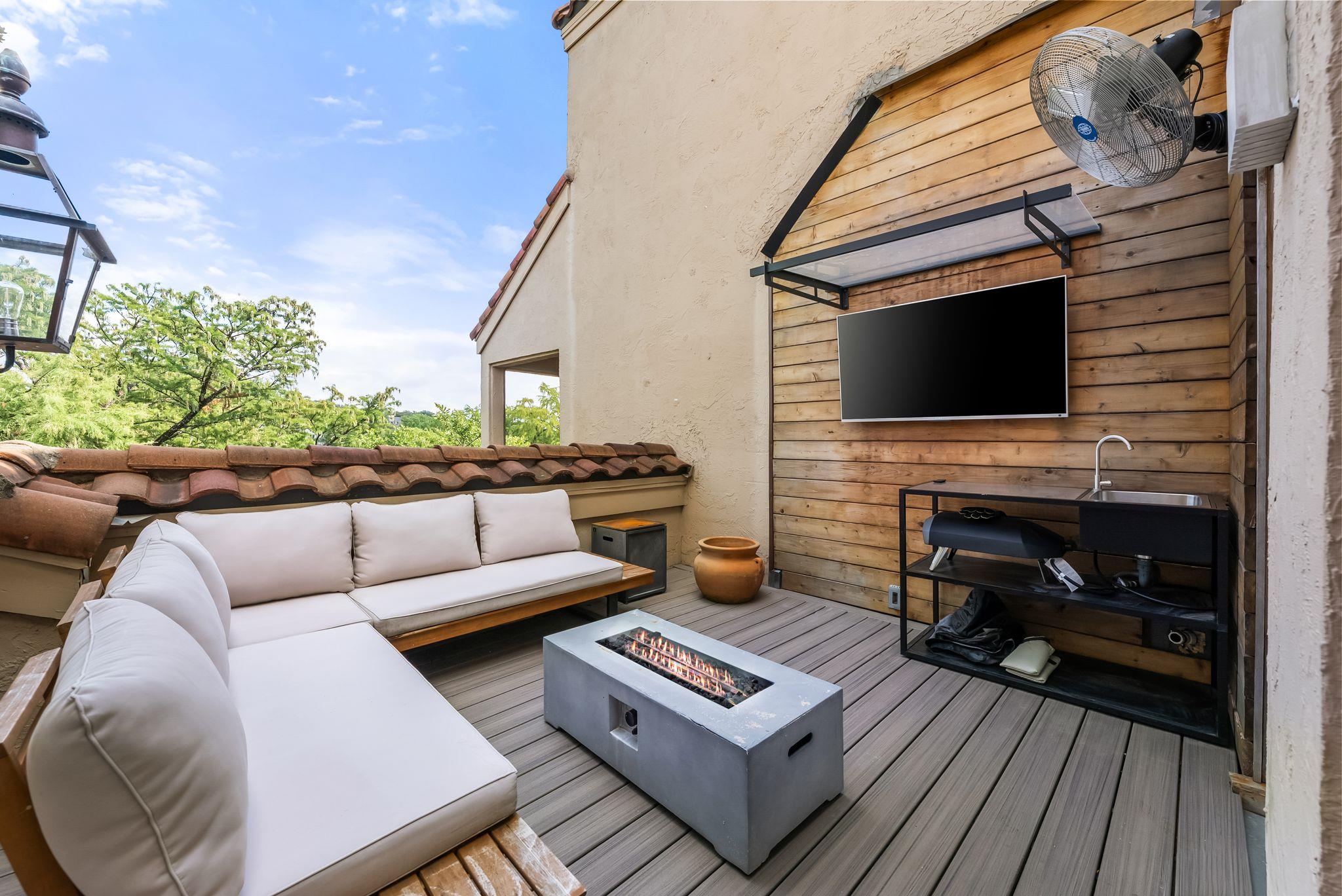 1937 Rue De St Tropez APT 10, Austin, TX 78746