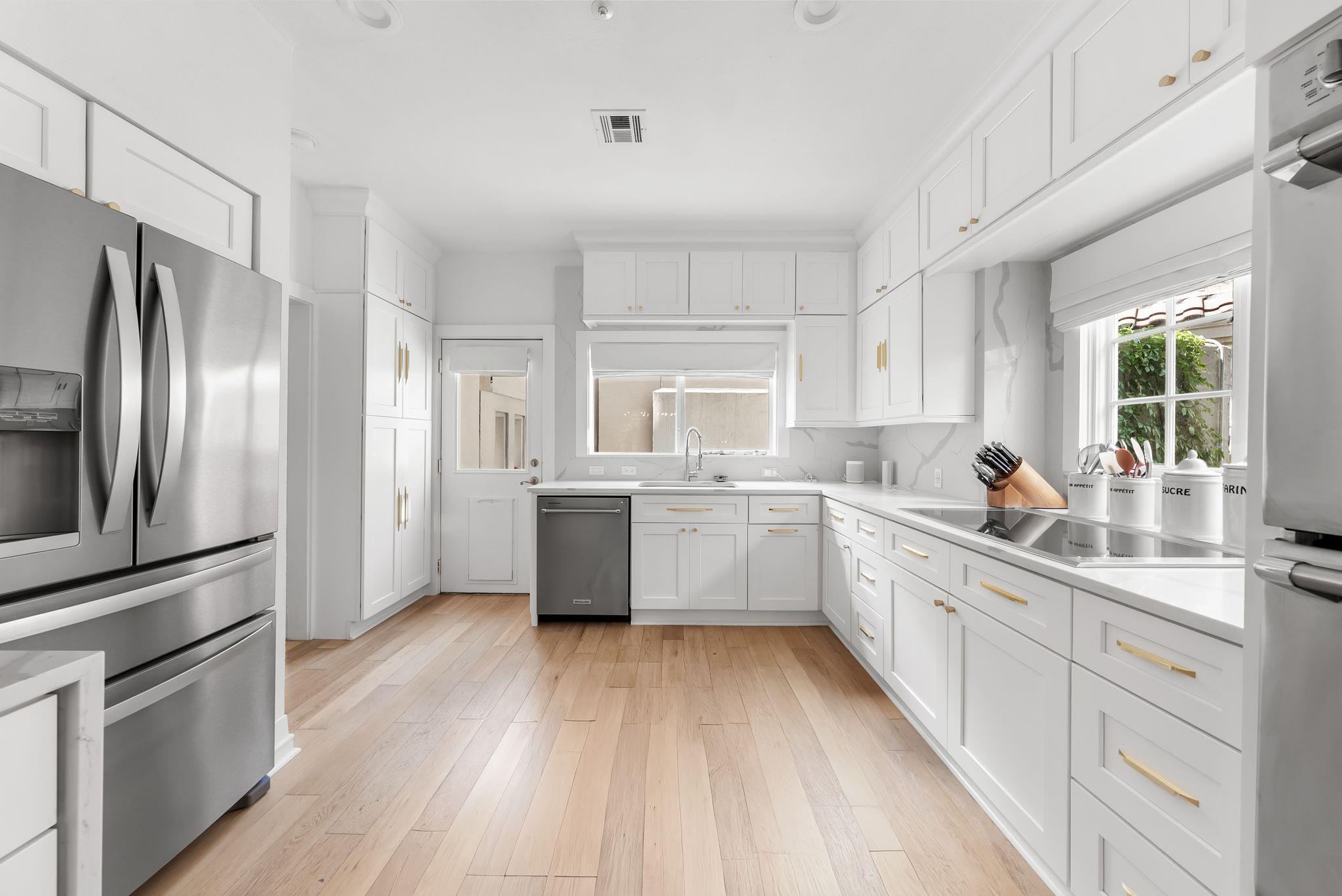 1937 Rue De St Tropez APT 10, Austin, TX 78746