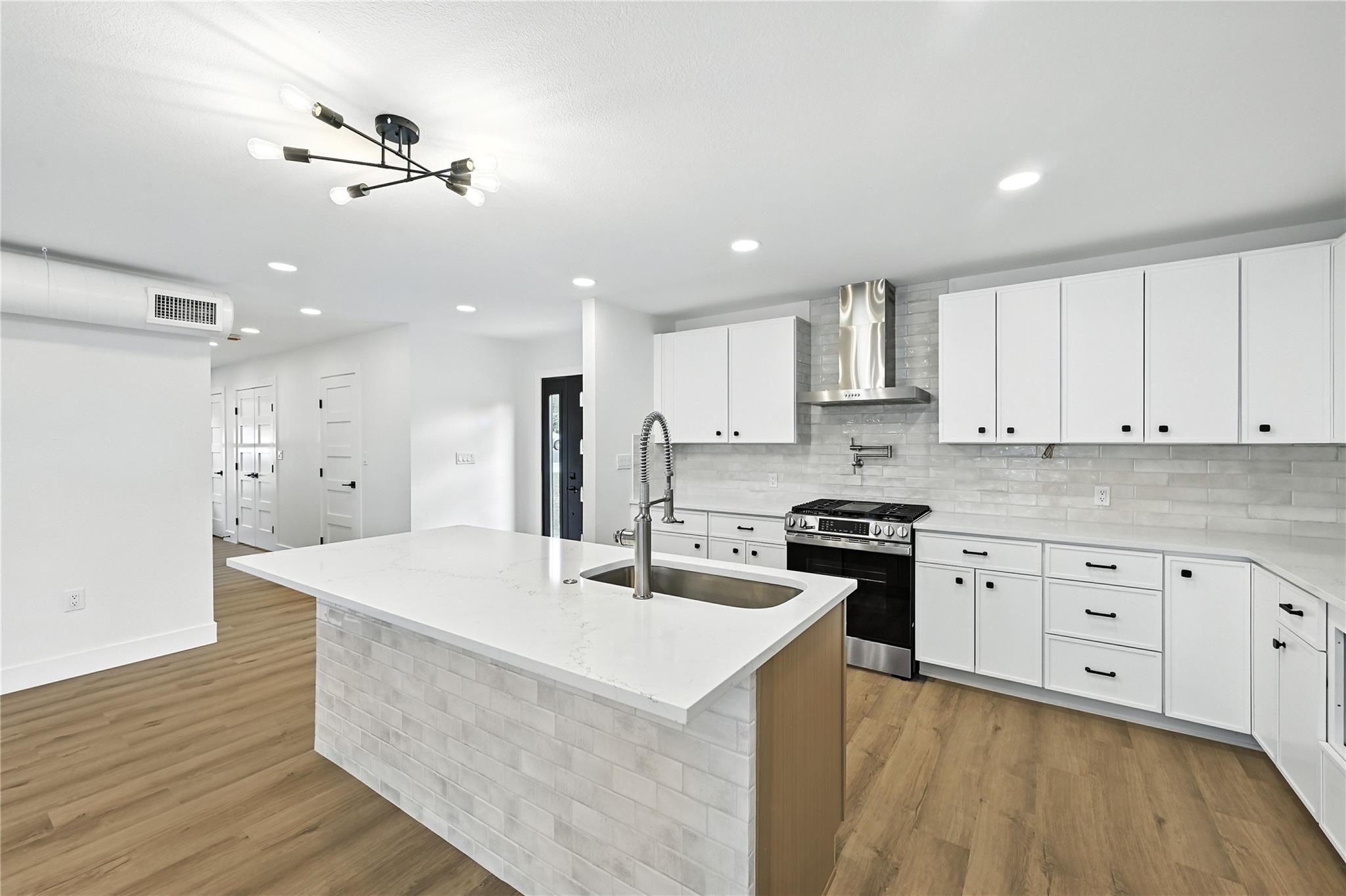 815 Buckingham Pl, Austin, TX 78745