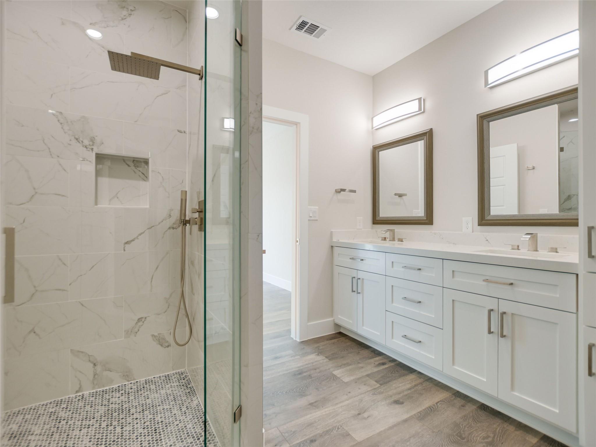 611 Sun Ray, Horseshoe Bay, TX 78657