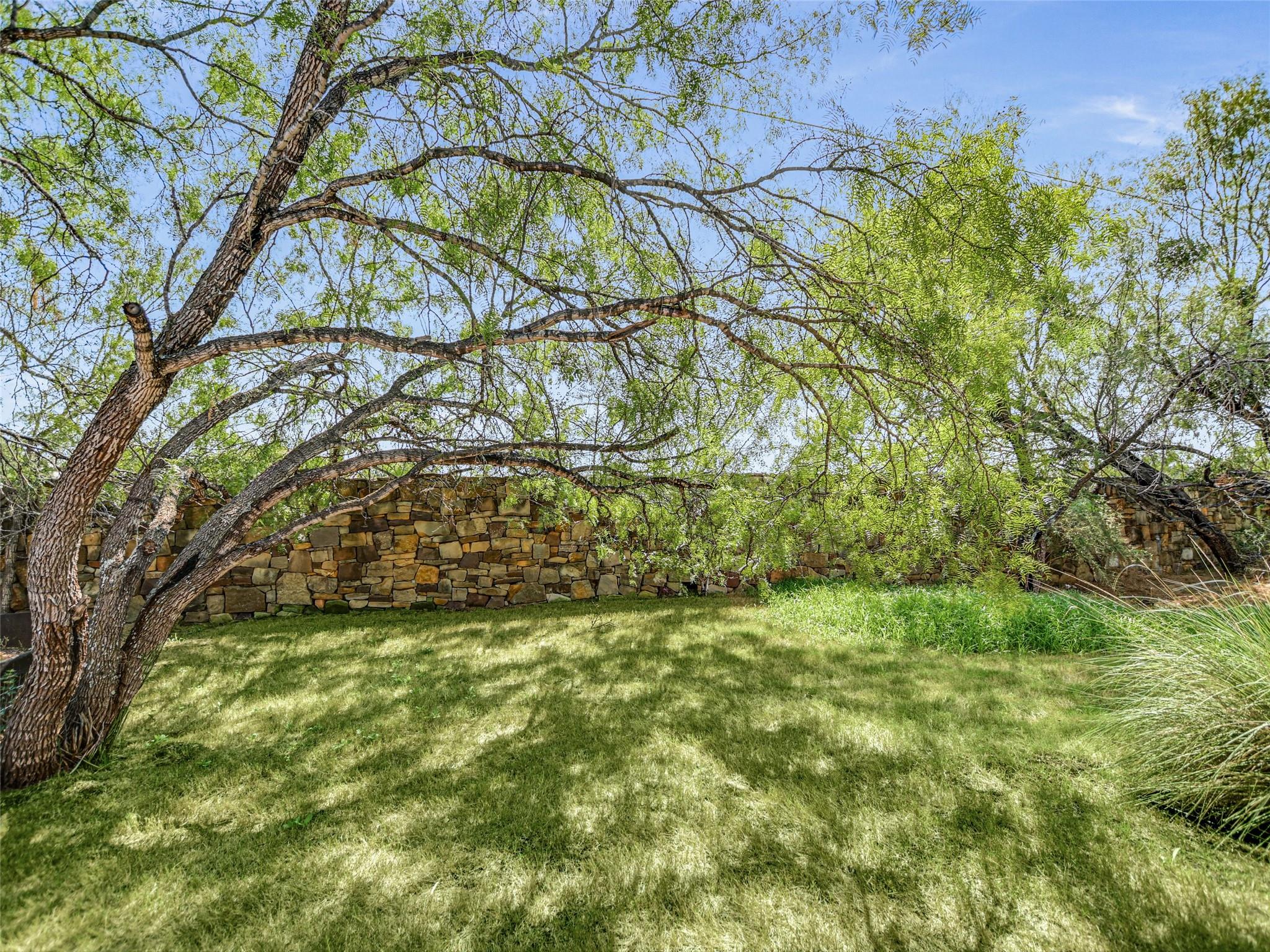 611 Sun Ray, Horseshoe Bay, TX 78657