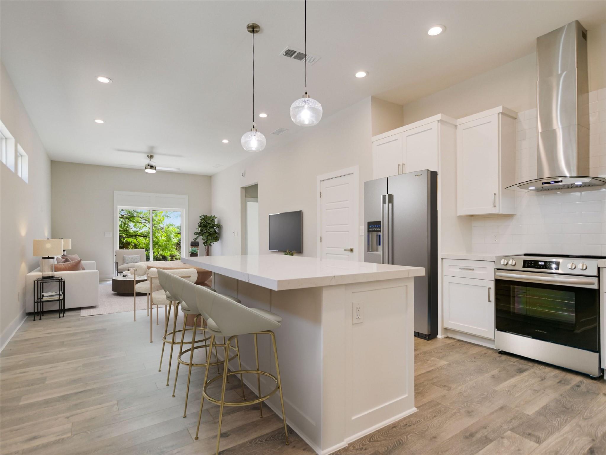 611 Sun Ray, Horseshoe Bay, TX 78657