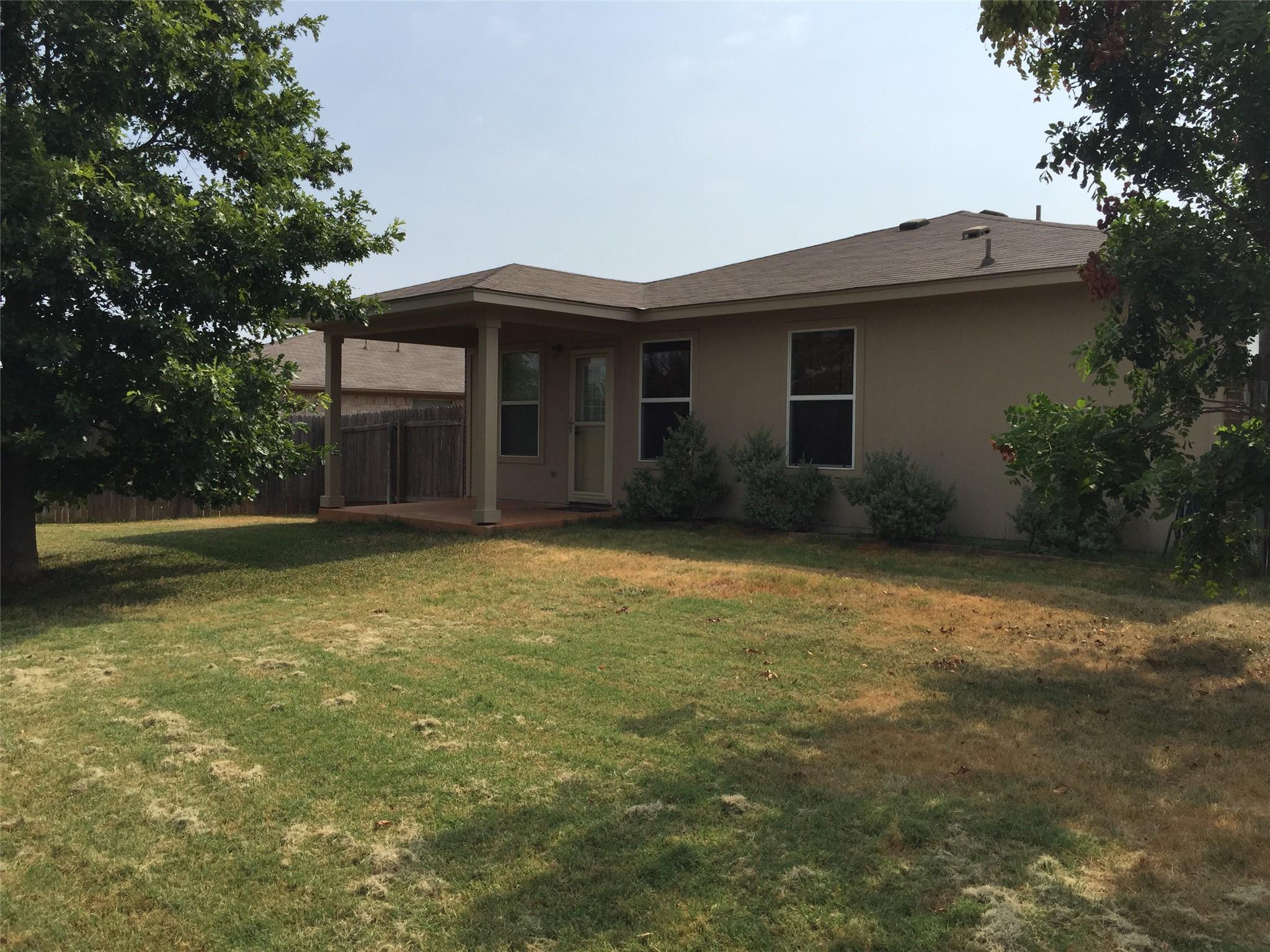 917 W South St, Leander, TX 78641