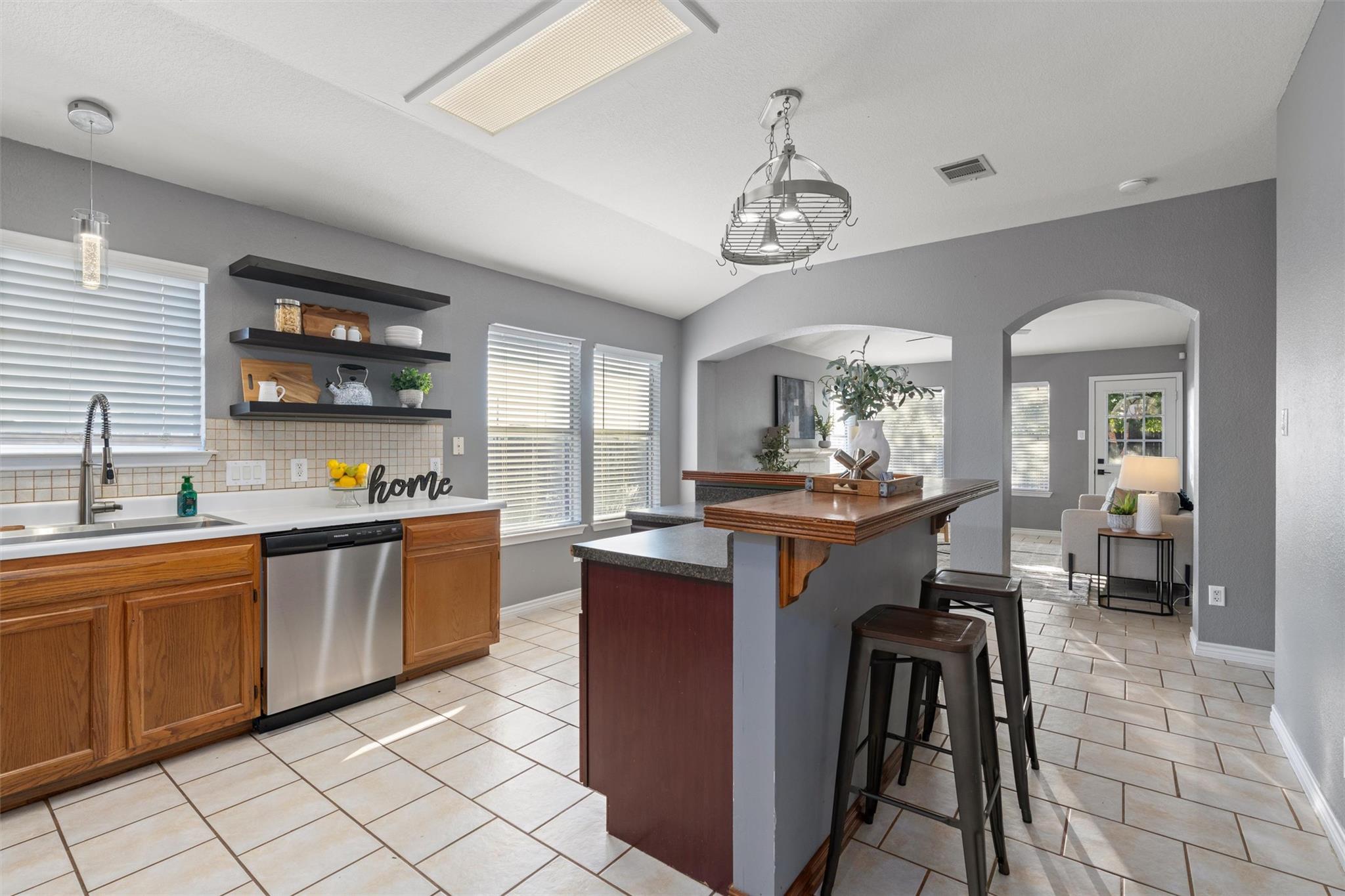 1635 Sundance Dr, Round Rock, TX 78665