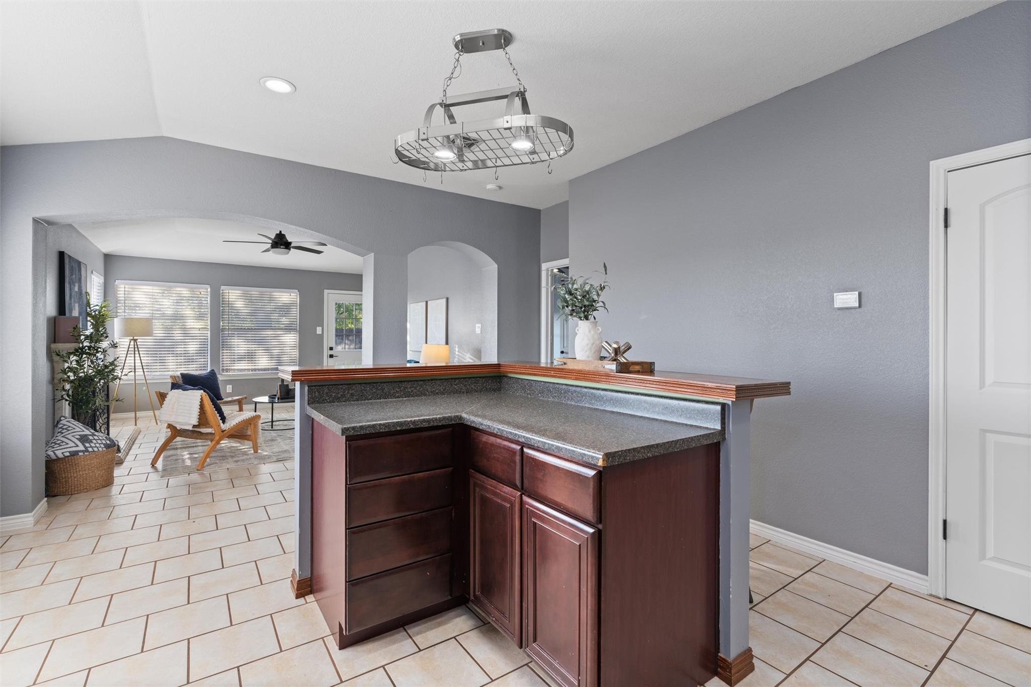 1635 Sundance Dr, Round Rock, TX 78665