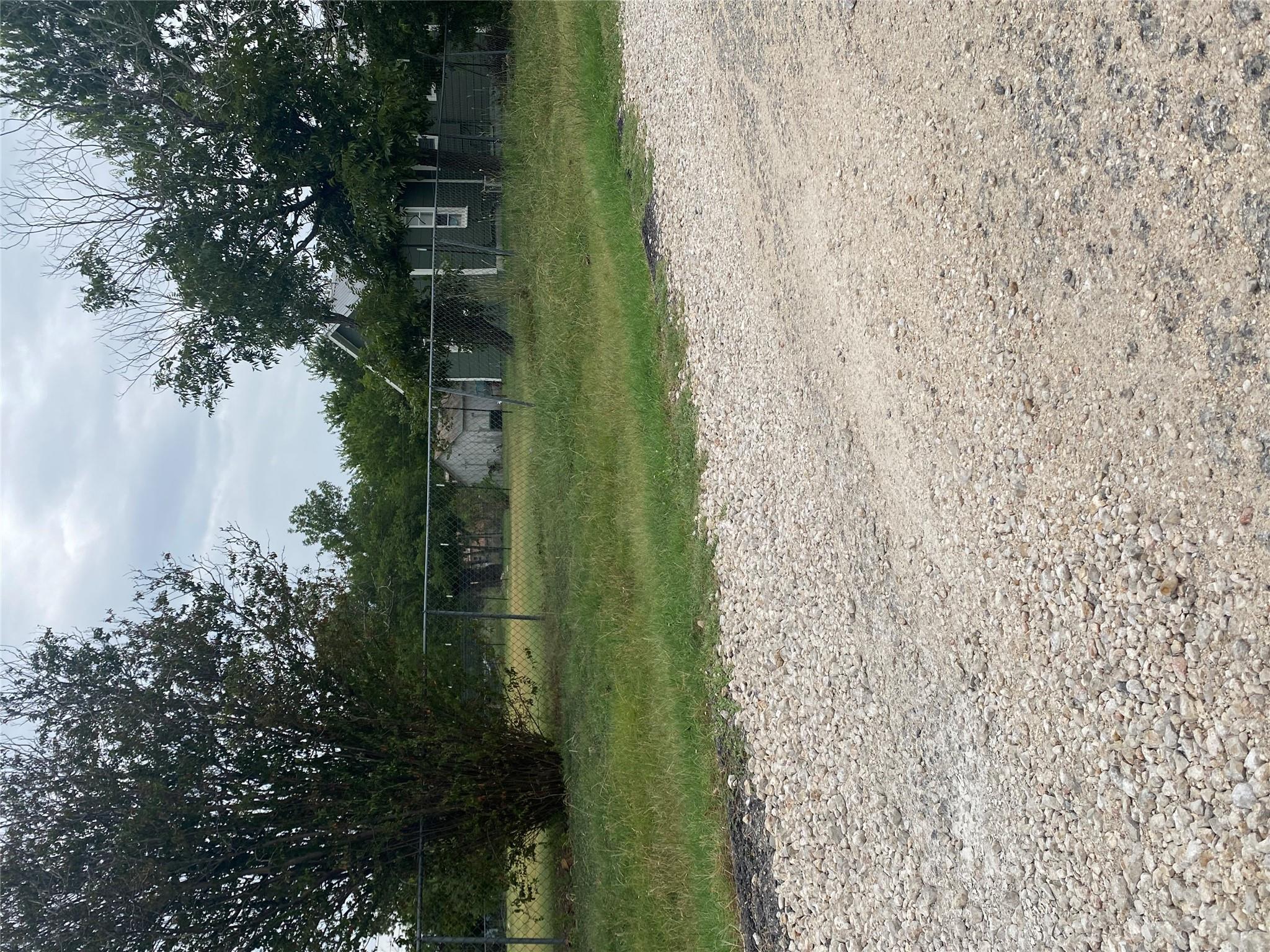 206 N Donohoe St, Granger, TX 76530