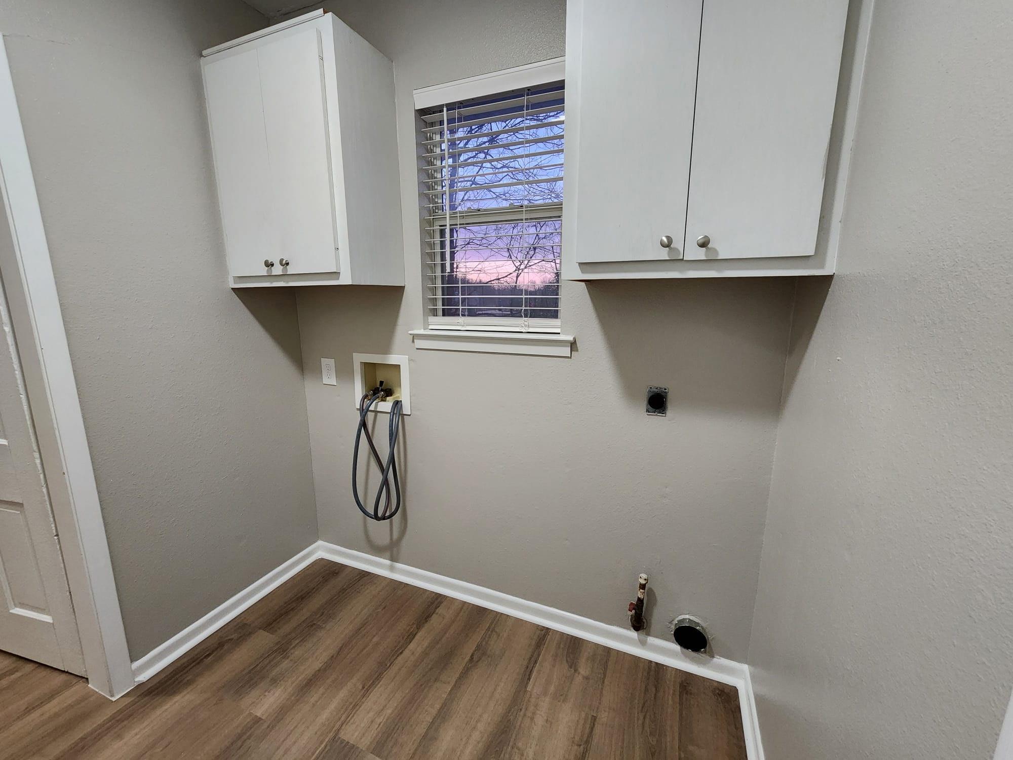 206 N Donohoe St, Granger, TX 76530