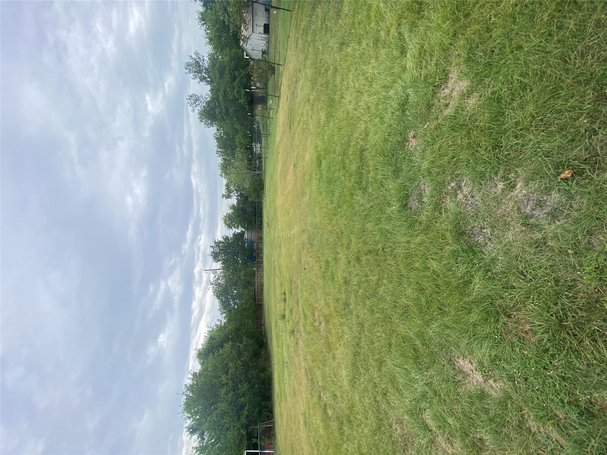 206 N Donohoe St, Granger, TX 76530