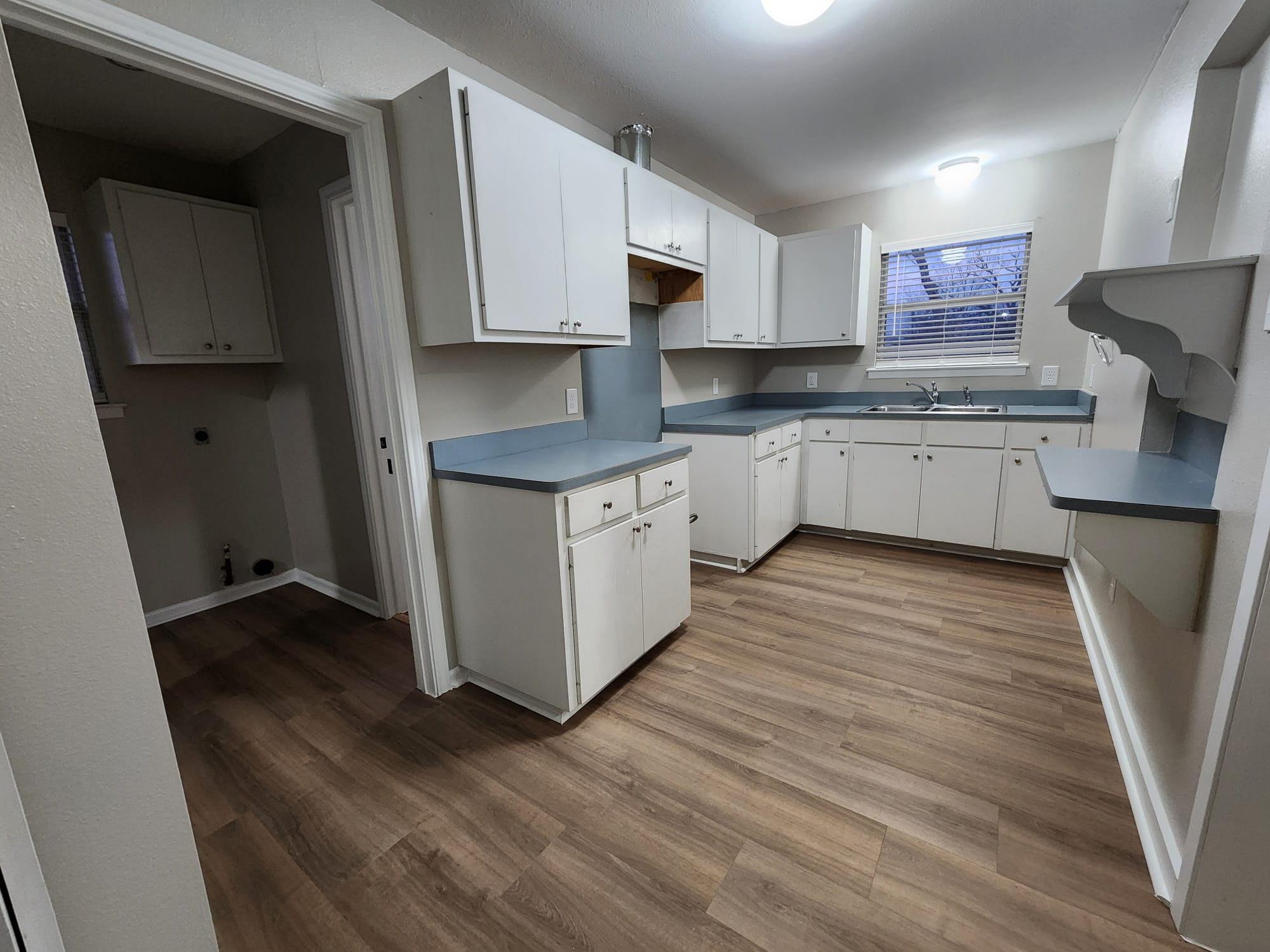 206 N Donohoe St, Granger, TX 76530