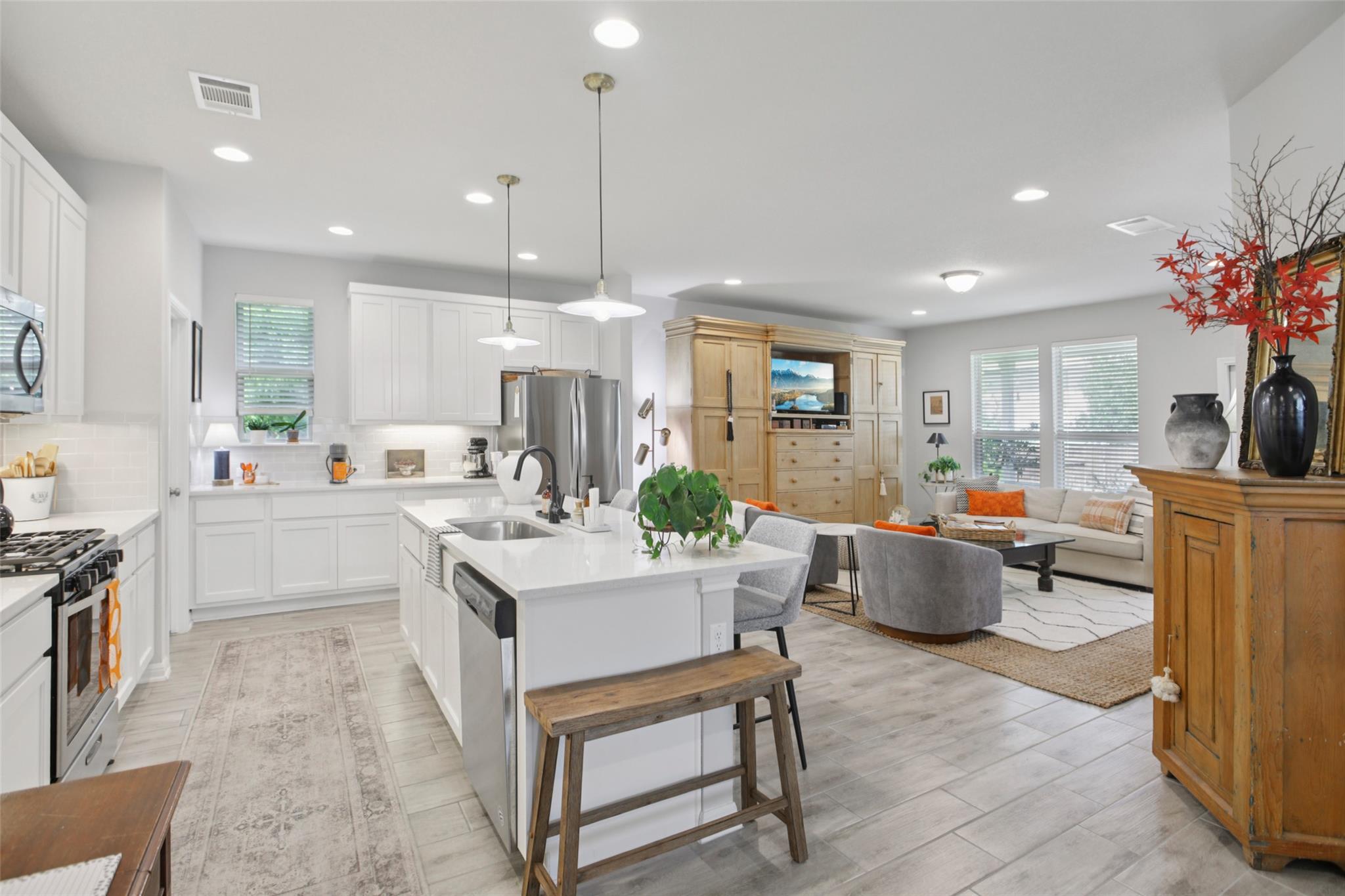 817 Olive Creek Dr # 70, Georgetown, TX 78633