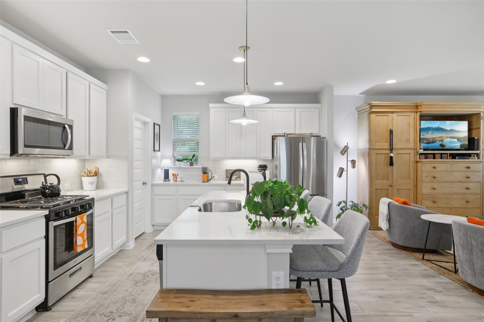 817 Olive Creek Dr # 70, Georgetown, TX 78633