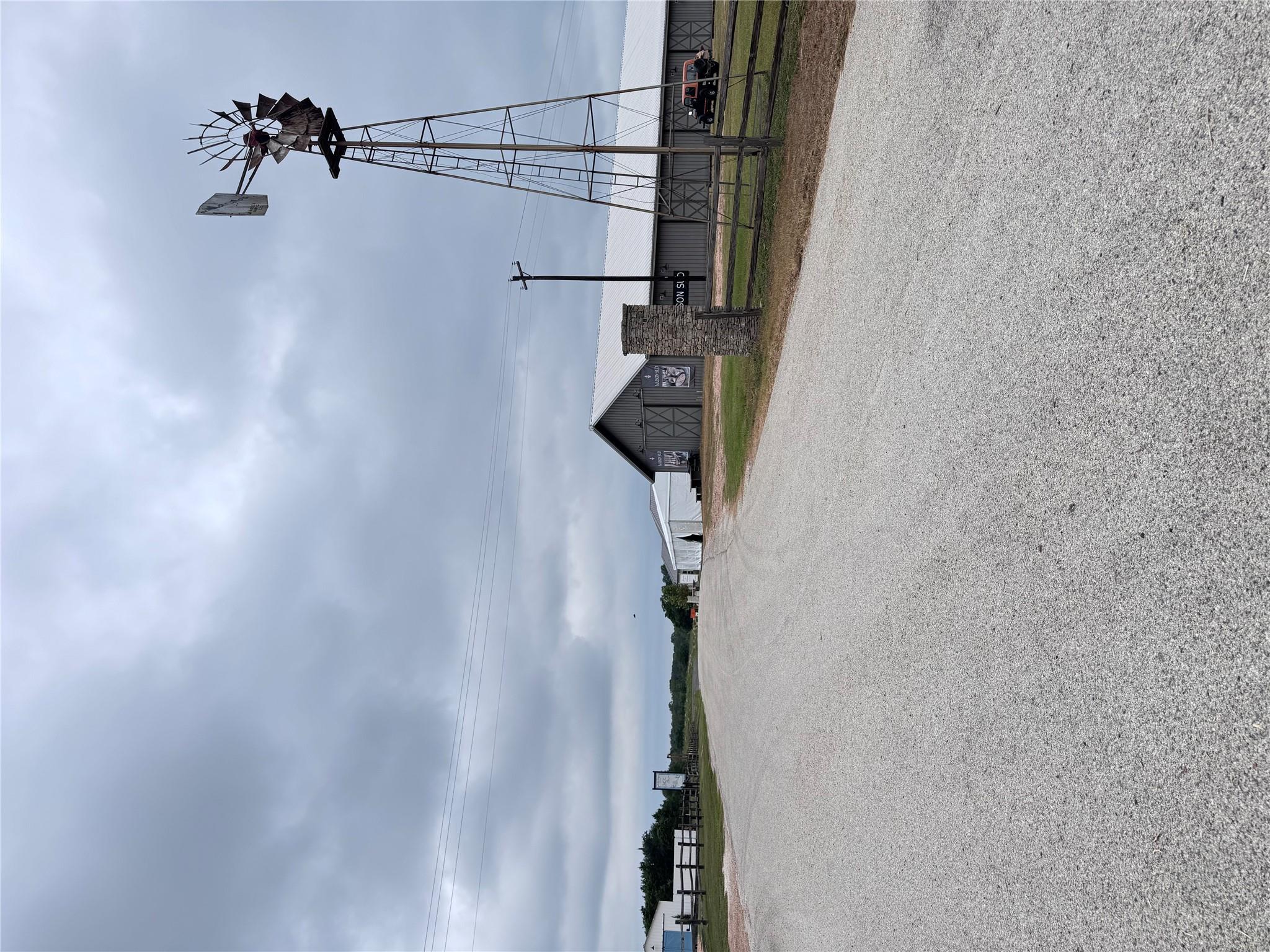 109 Compound Ln, Round Top, TX 78954