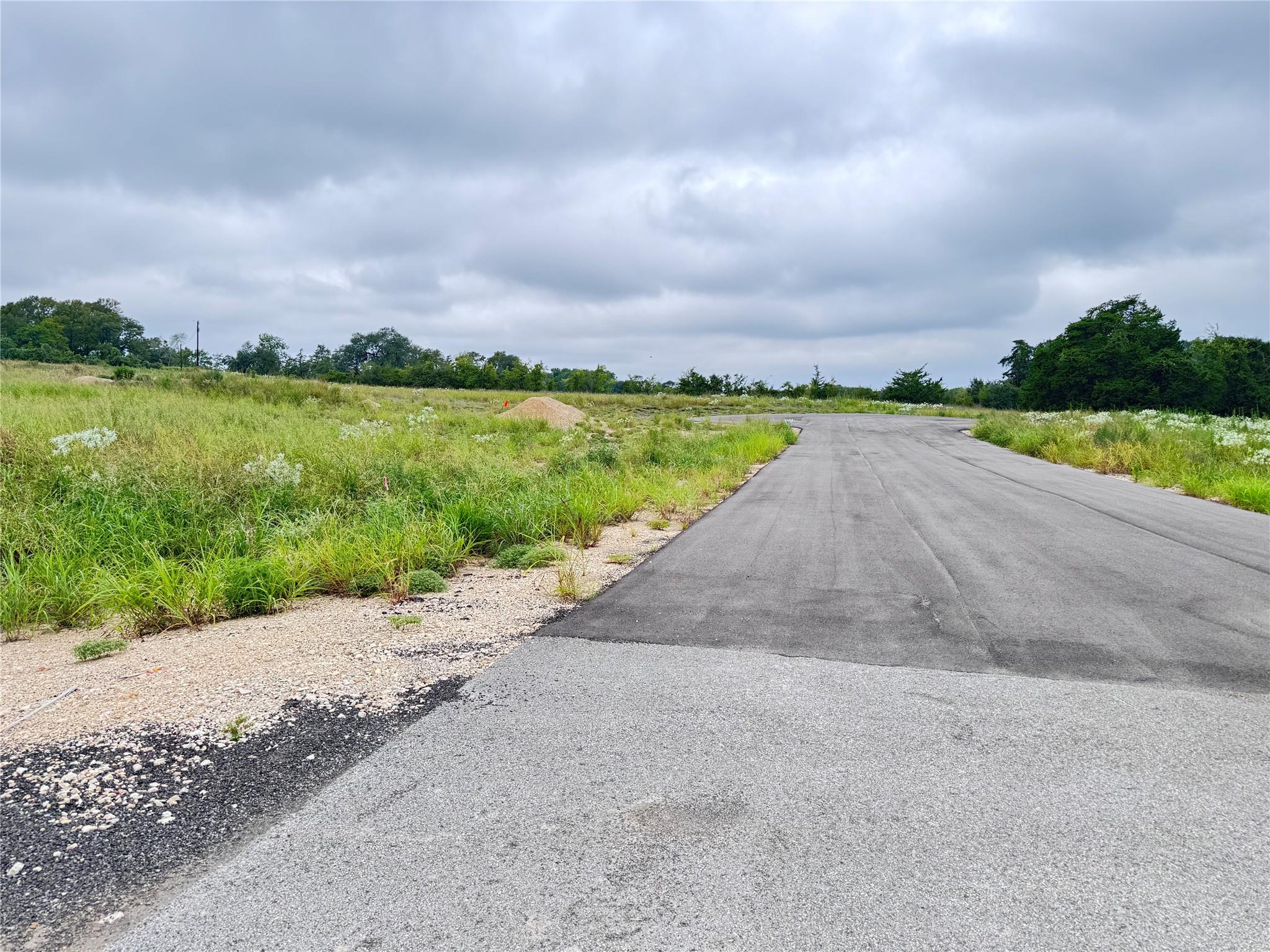 109 Compound Ln, Round Top, TX 78954