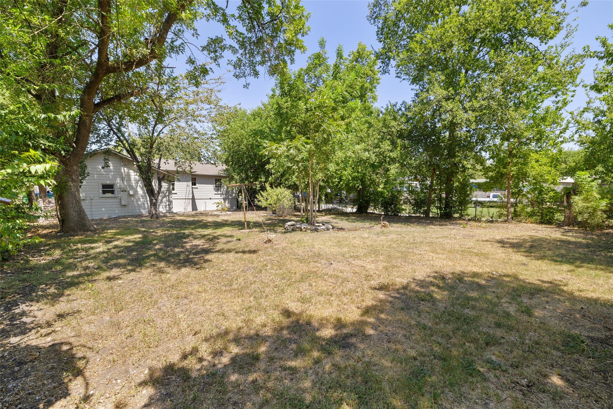 1701 W 7th St, Taylor, TX 76574