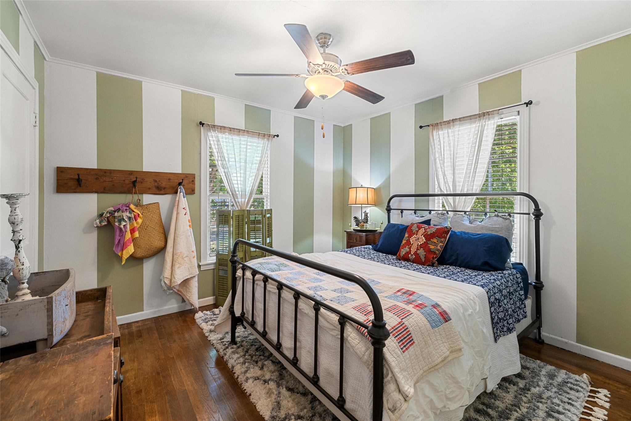 1701 W 7th St, Taylor, TX 76574