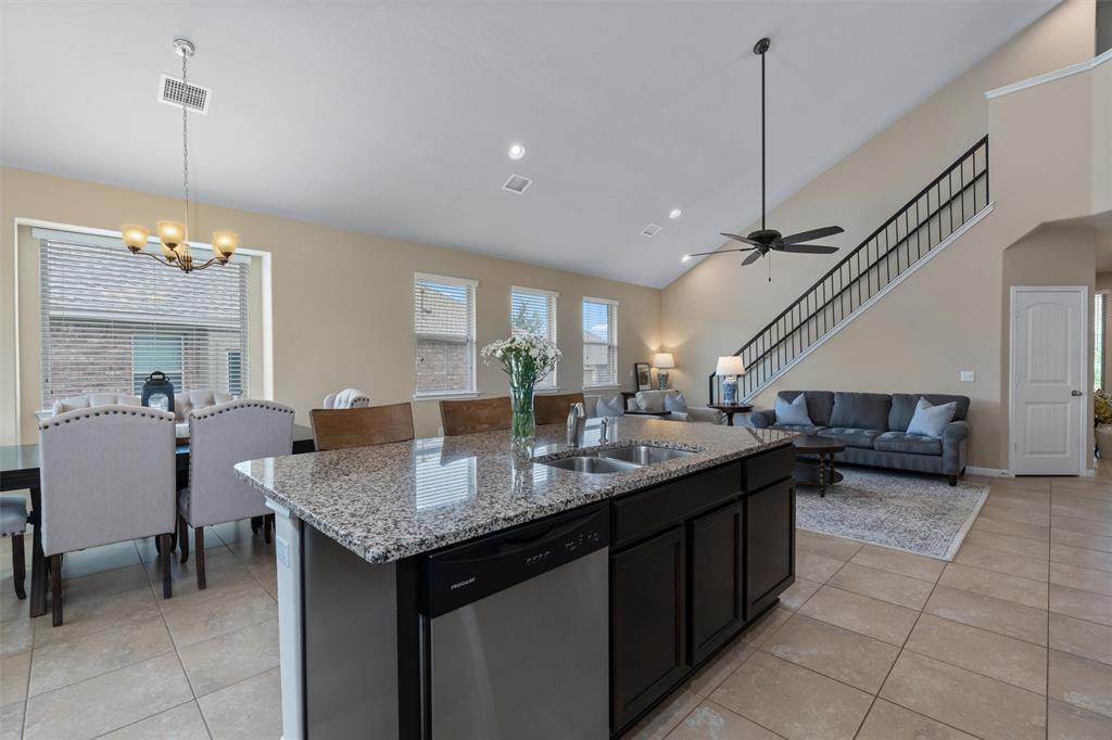 2428 Lyla Ln, Leander, TX 78641