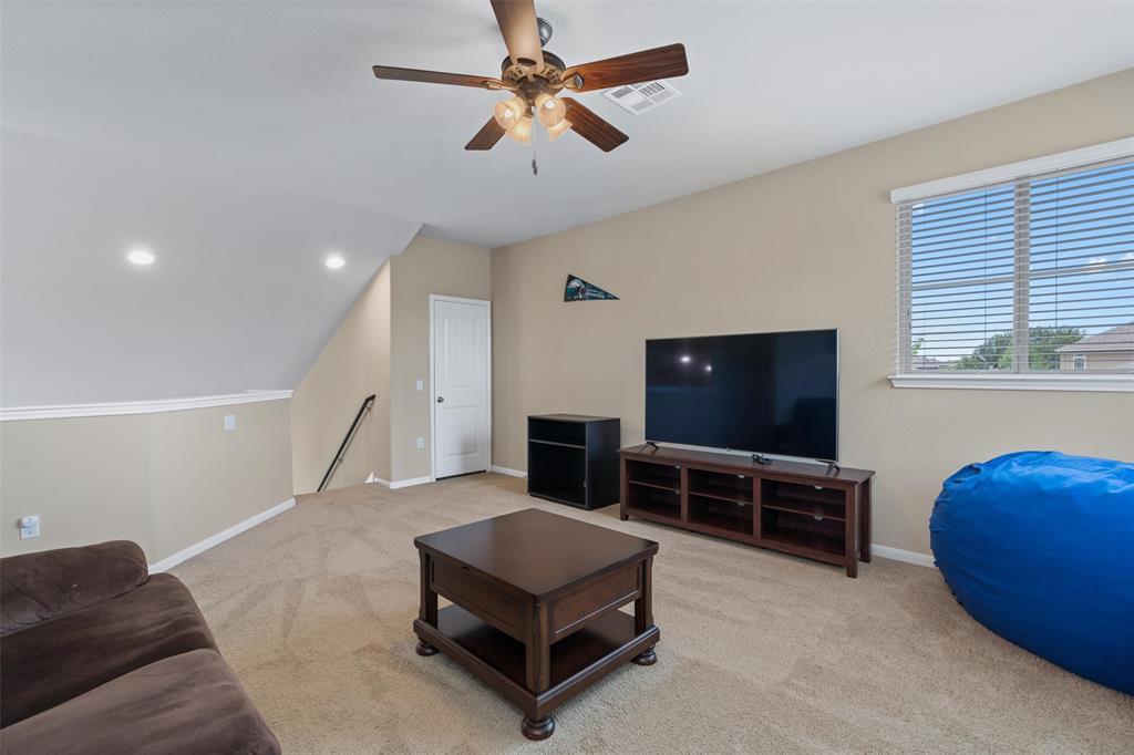 2428 Lyla Ln, Leander, TX 78641