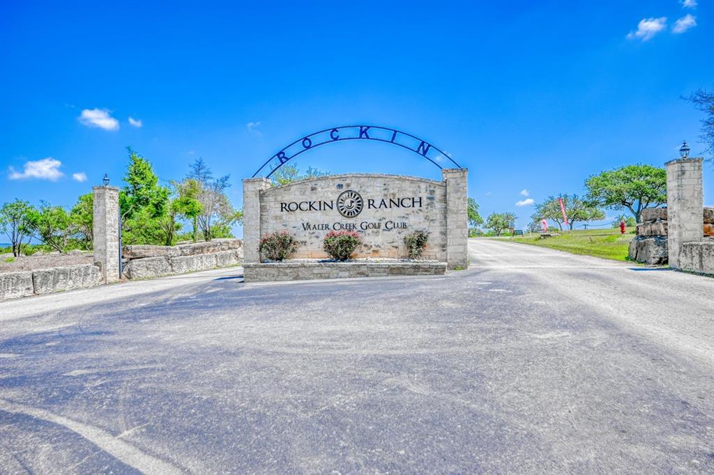 327 John Price, Blanco, TX 78606