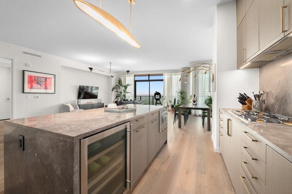 202 Nueces St # 1906, Austin, TX 78701