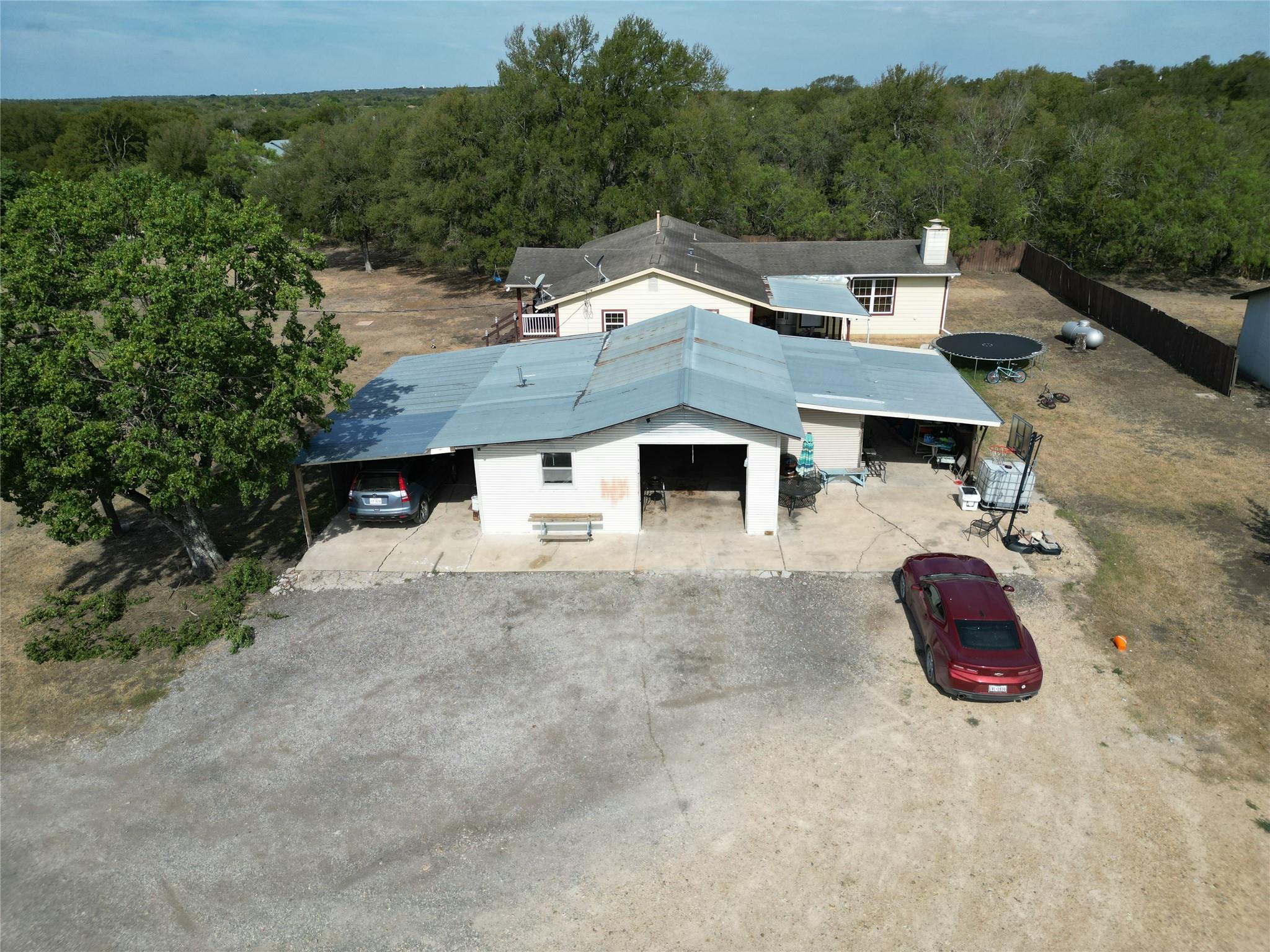 622 Longhollow Rd, Dale, TX 78616
